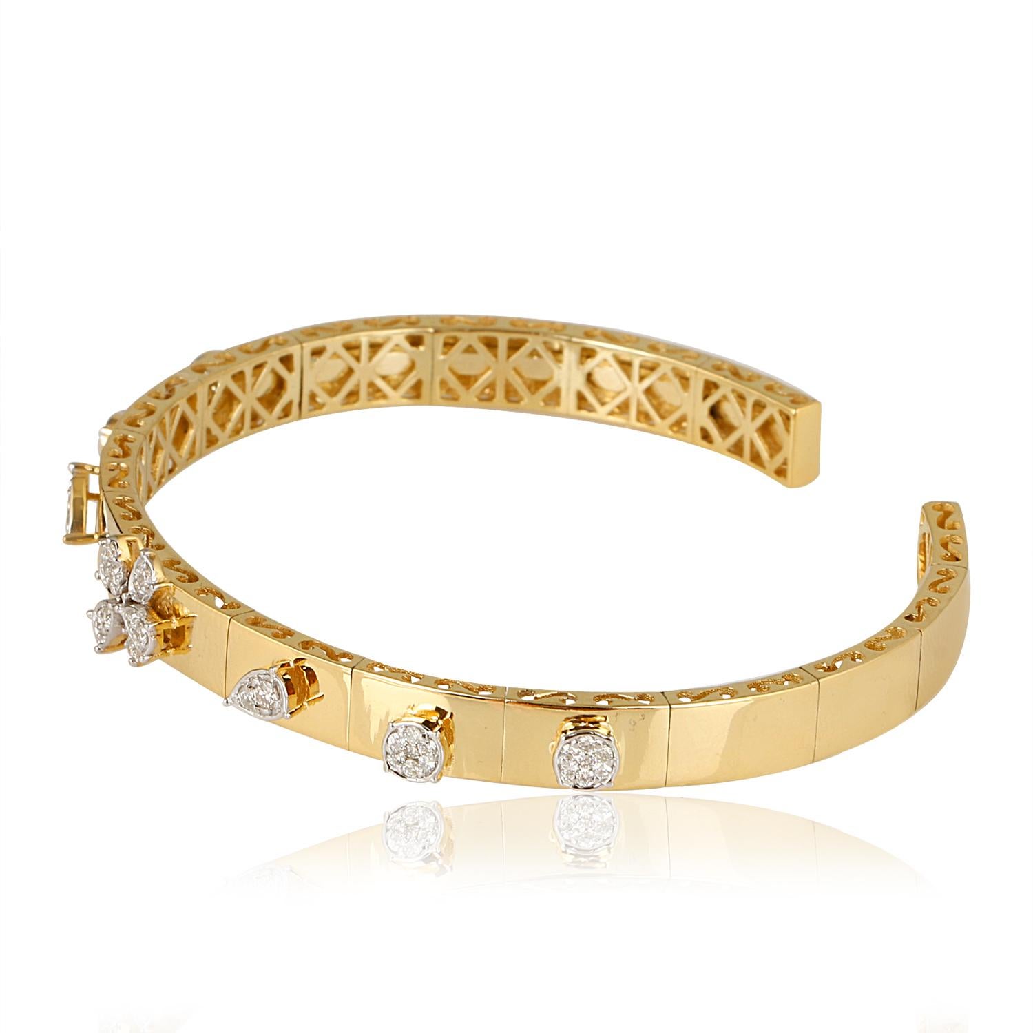Modern 0.40 Carat SI Clarity HI Color Diamond Cuff Bangle Bracelet 18 Karat Yellow Gold For Sale