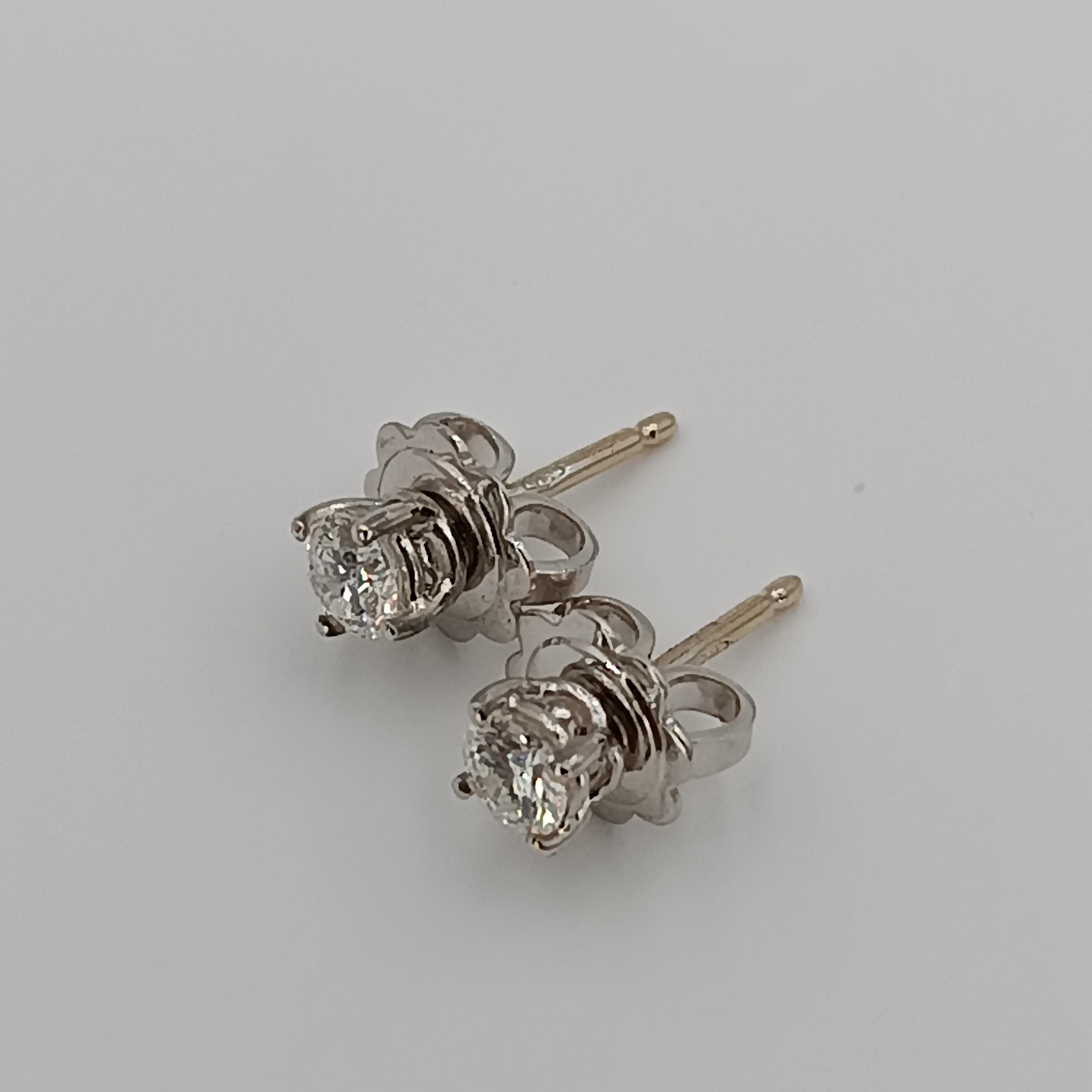 Contemporary 0.40 Carat VS G Color Diamond Light Point Stud White Gold Earrings For Sale