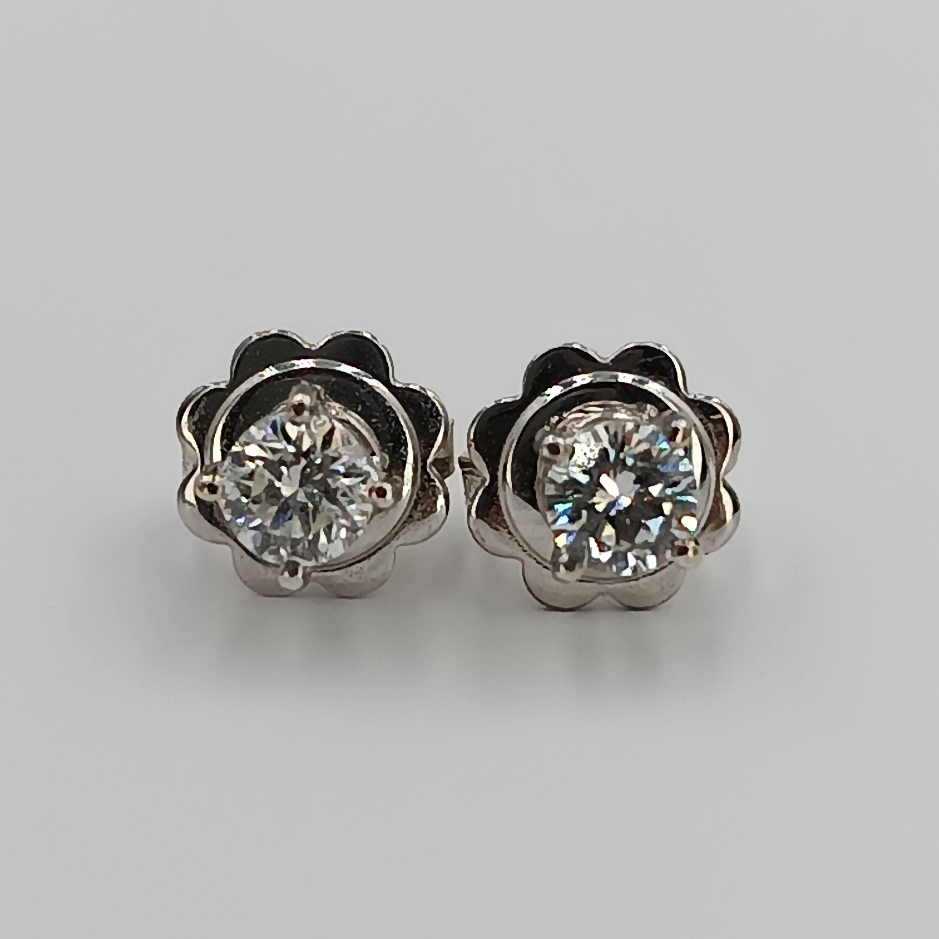 0.40 Carat VS G Color Diamond Light Point Stud White Gold Earrings In New Condition For Sale In Milano, MI