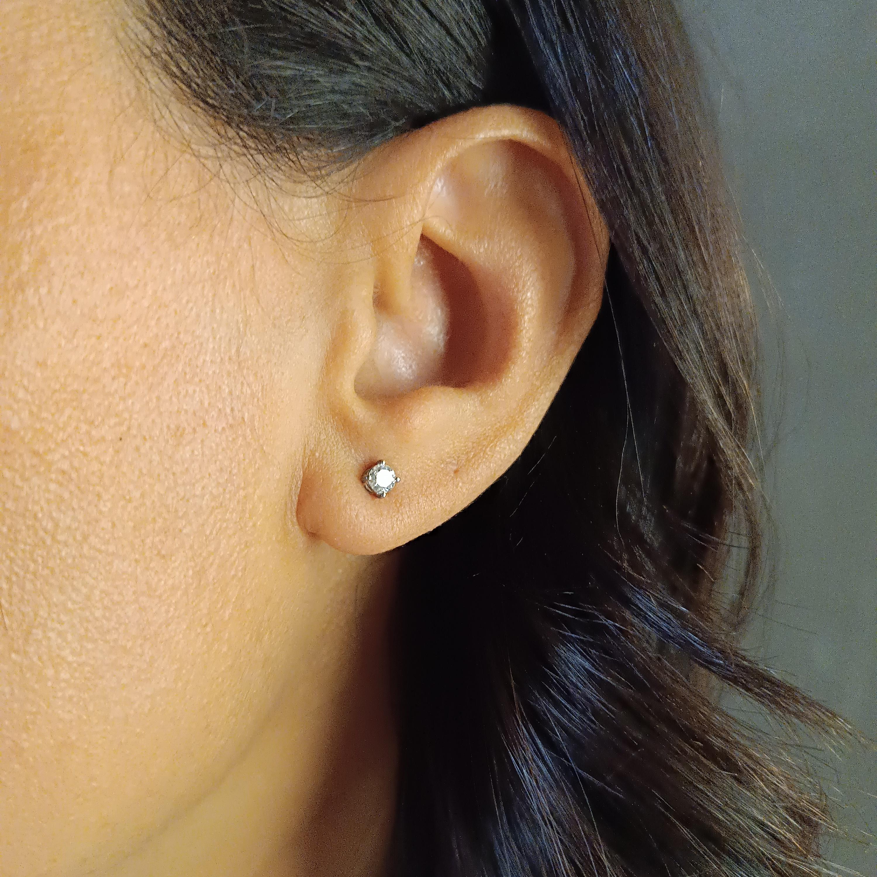 0.boucles d'oreilles or blanc 40 carats VS G Colour Diamond Light Point Stud Unisexe en vente