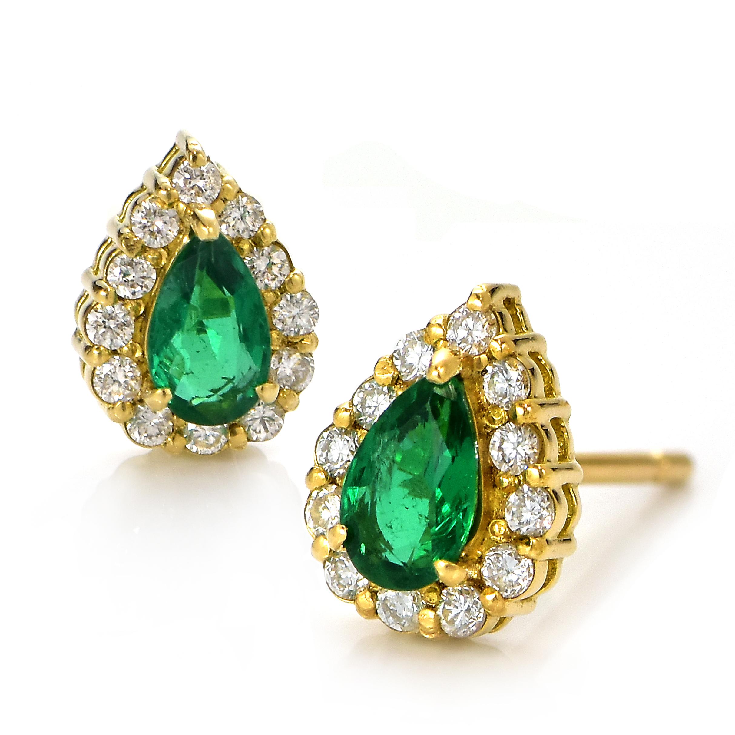 Modern 0.40 Carats Natural Zambian Emerald and Diamond Earrings Made in 18 Karat Gold For Sale