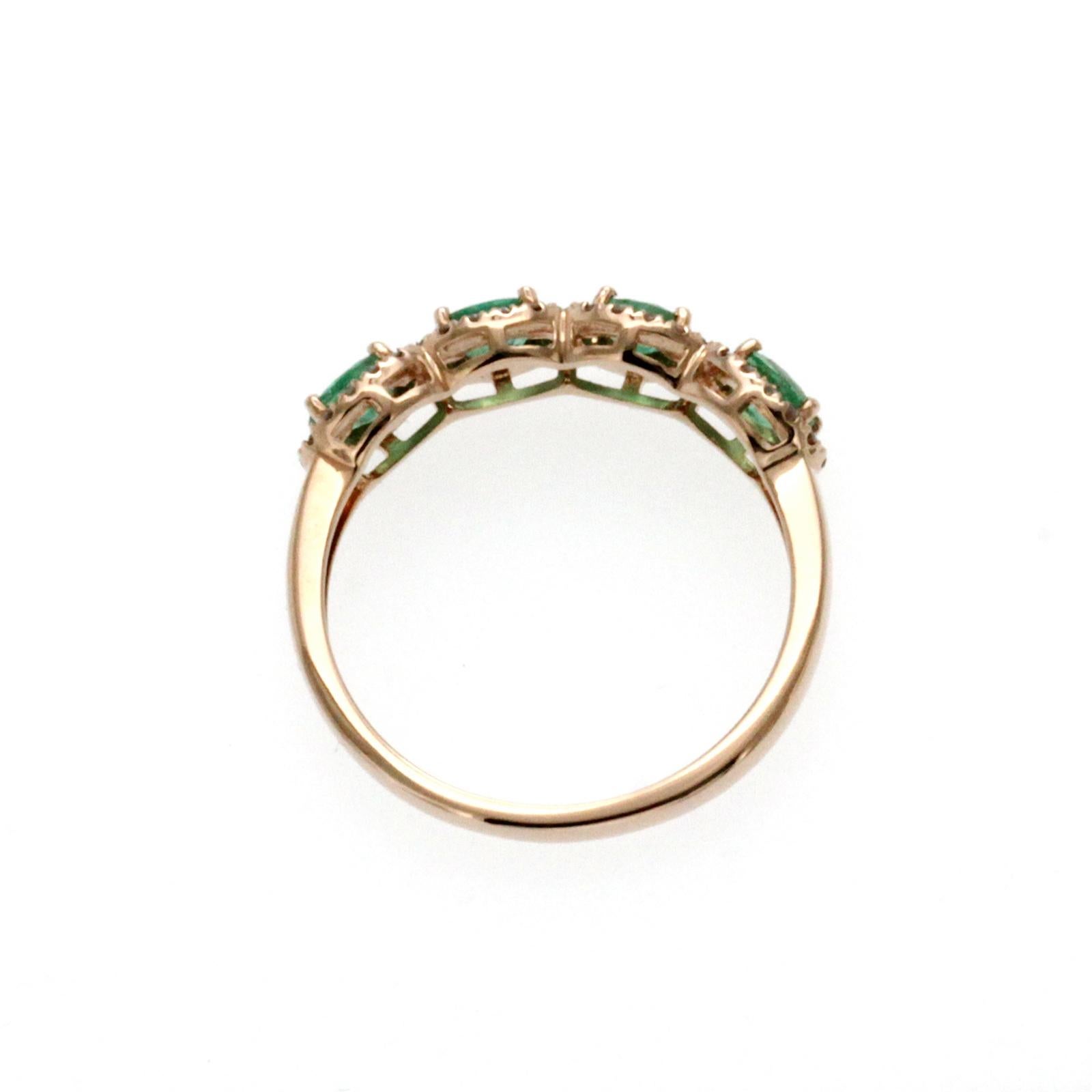 0.40 CT Colombian Emerald & 0.24 CT Diamonds 14K Rose Gold Wedding Band Ring In New Condition For Sale In Los Angeles, CA