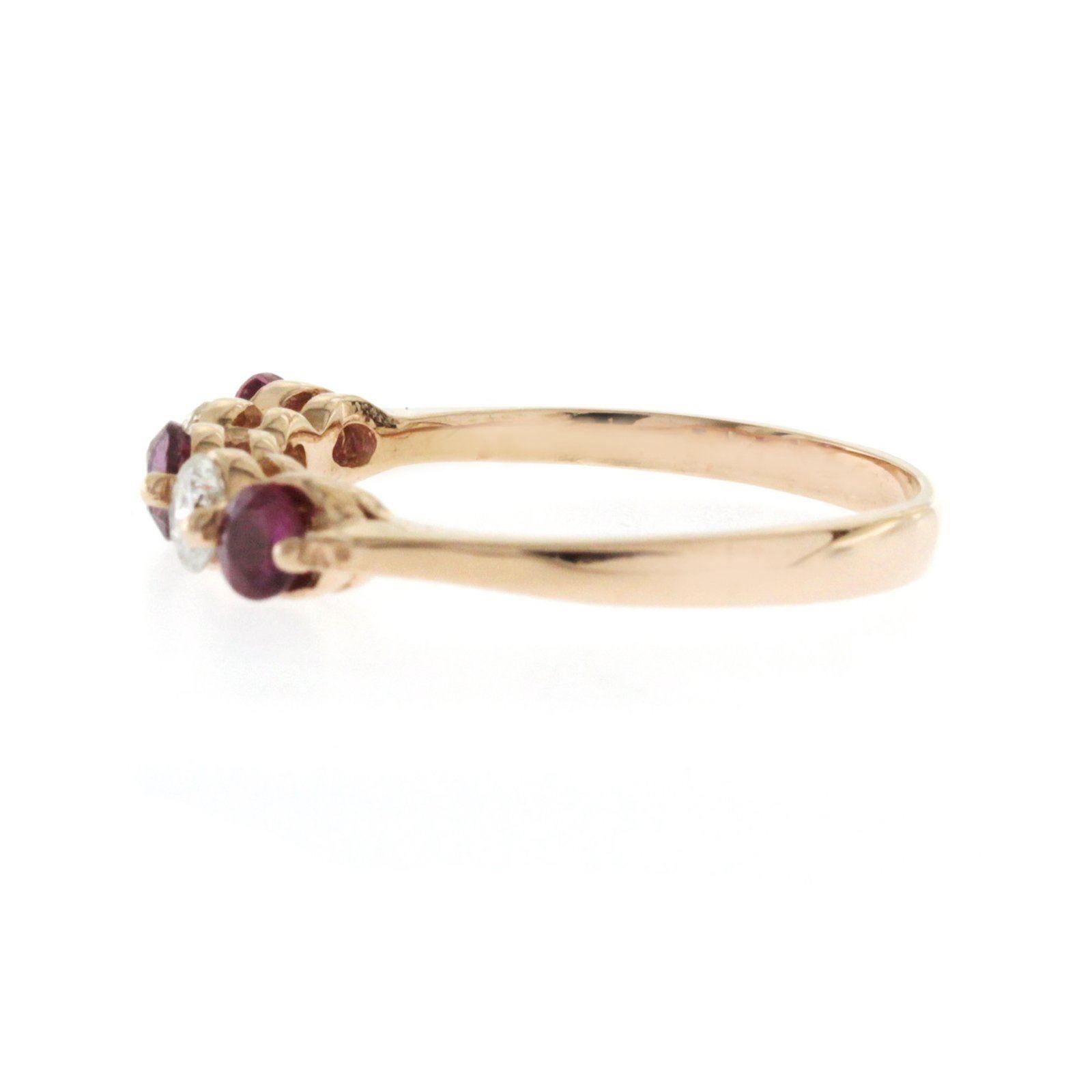 0.40 Ct Pink Sapphire & 0.30 Ct Diamonds In 14k Rose Gold Wedding Band Ring In New Condition For Sale In Los Angeles, CA