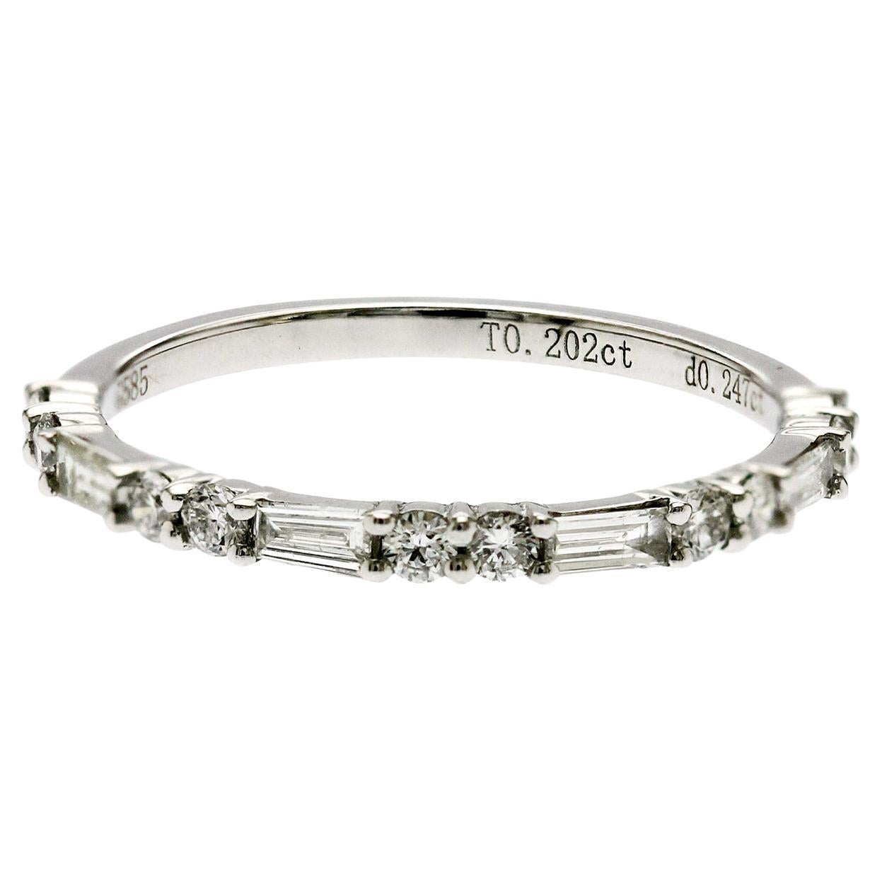 0,40 CT Runde und Baguette Diamant 14K Weißgold Ehering Größe 6,5 im Angebot