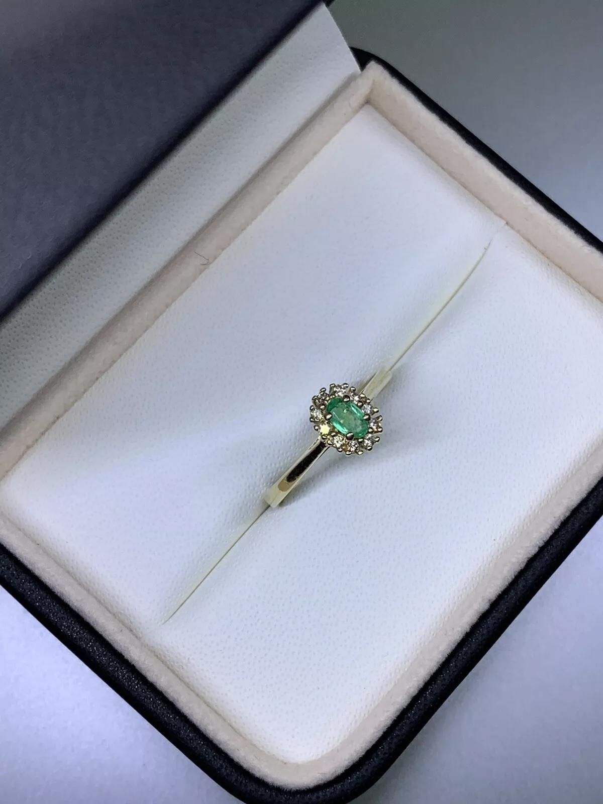 Oval Cut 0.40ct Colombian Emerald Diamond Solitaire Engagement Ring 9ct Yellow Gold For Sale