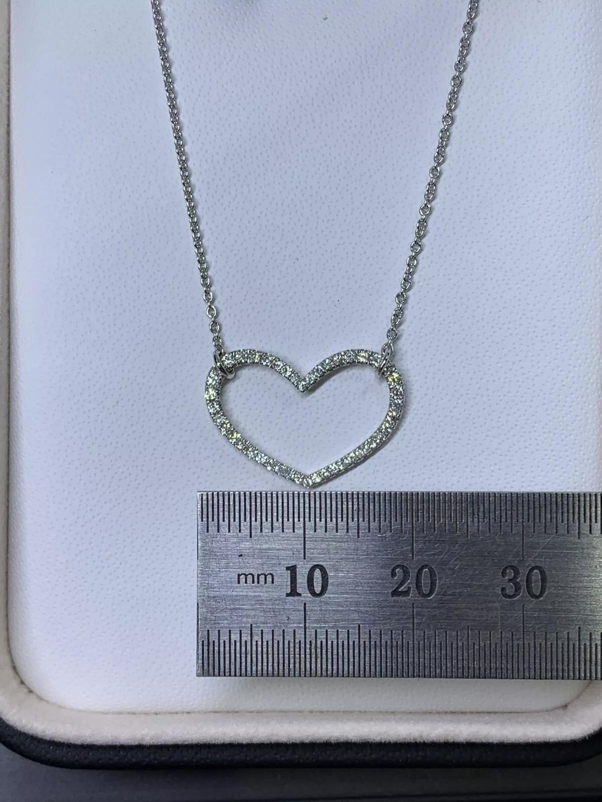 0.40ct Diamond heart large pendant necklace 18ct white gold For Sale 1