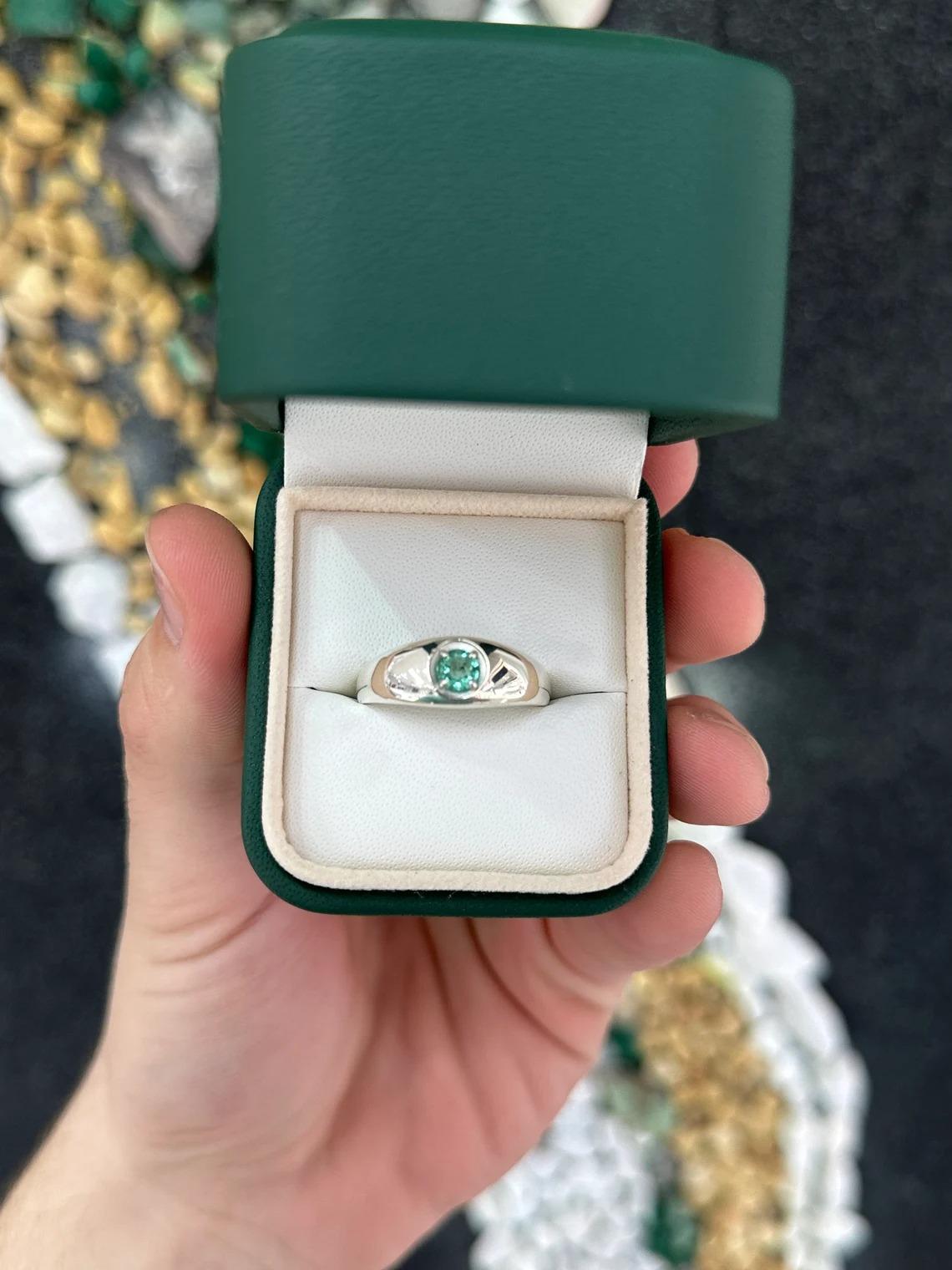 0,40 Karat SS Rundschliff Smaragd Vier Zacken Solitär Silber Unisex Ring im Angebot 4
