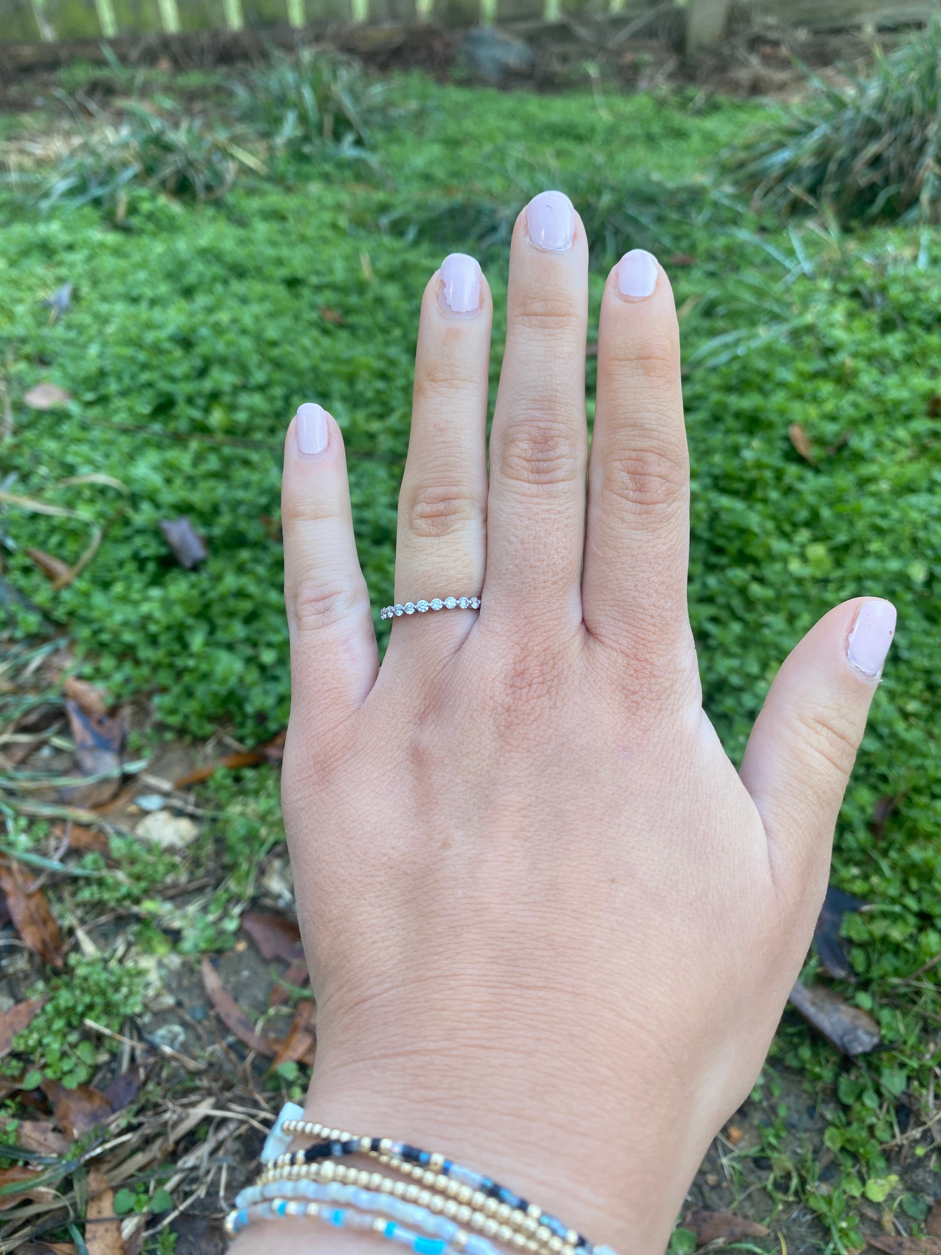 Anillo con banda de diamantes de 0,40 ctw, oro blanco de 18 quilates, tamaño del anillo 6,25, apilable en venta 2