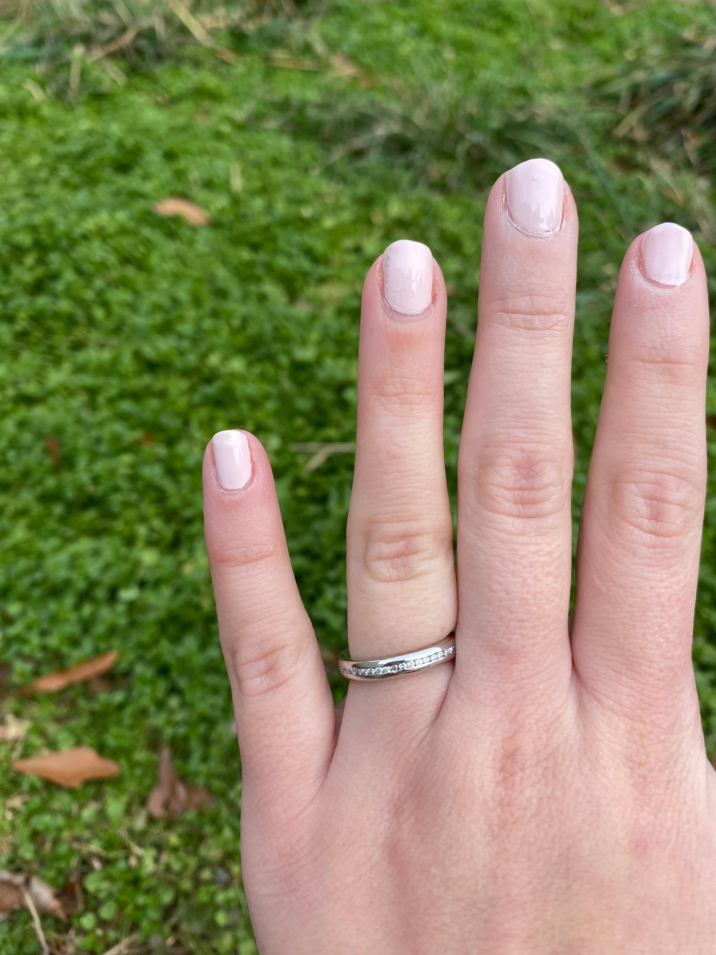 Fascia per l'eternità con diamante da 0,40 carati, anello in platino, misura 6 in vendita 1