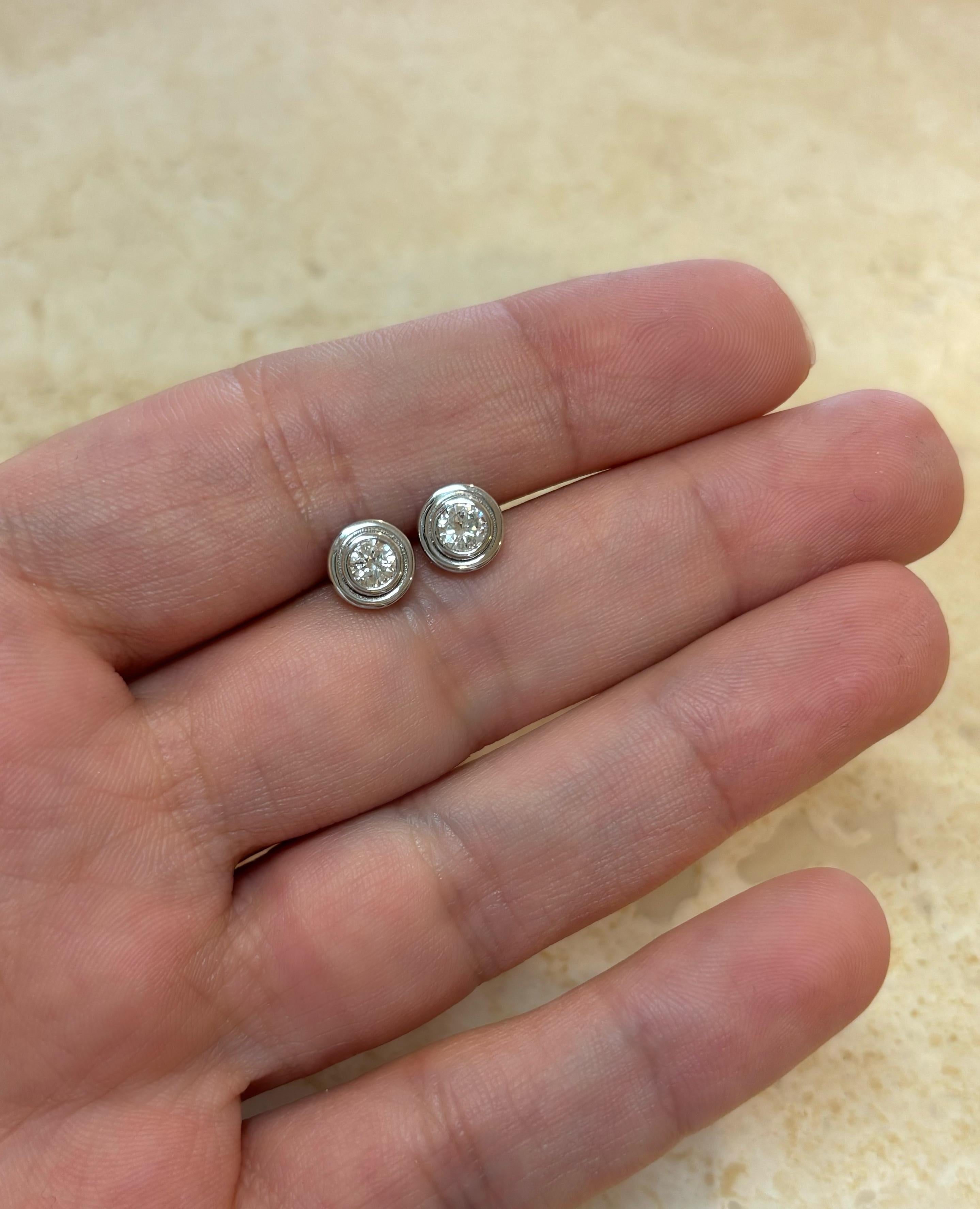 Clous d'oreilles en diamant de 0,40ctw, double sertissage, or 18 carats Unisexe en vente