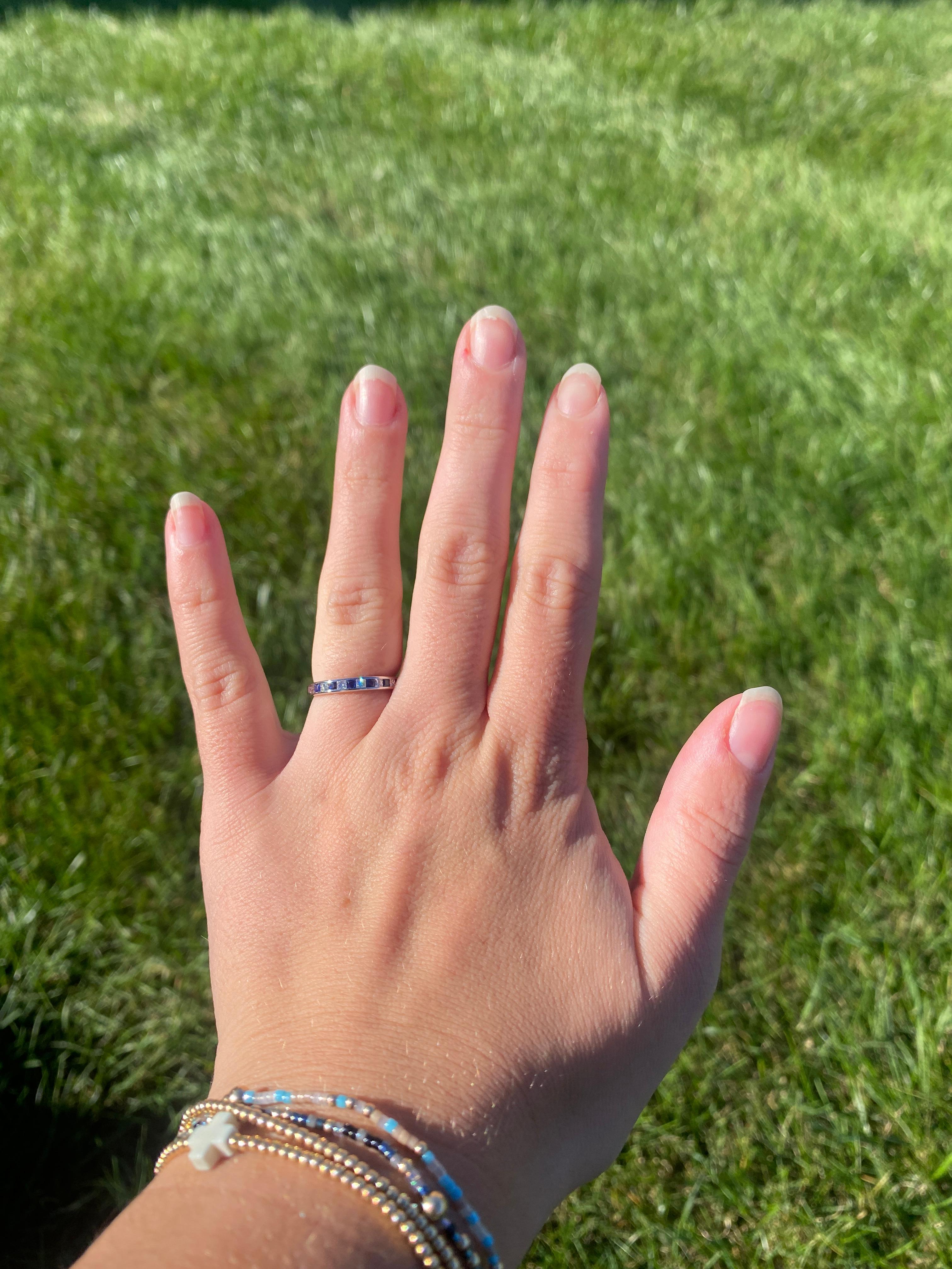 0.40ctw Sapphire & Diamond Band Ring, 18k White Gold, Ring Size 5.25 For Sale 2