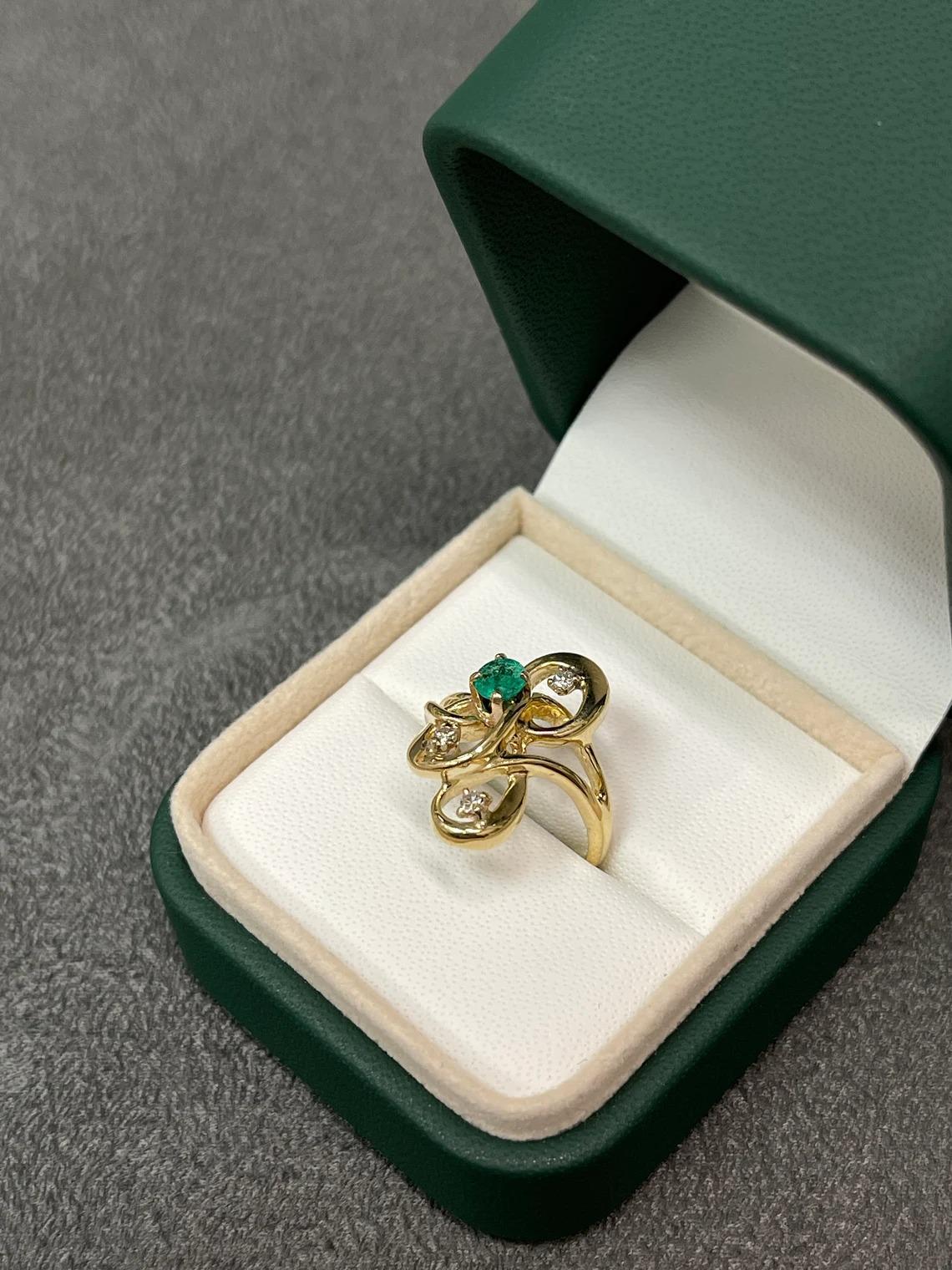 Modern 0.40tcw 14K Colombian Emerald-Round Cut & Diamond Cluster Abstract Gold Ring For Sale