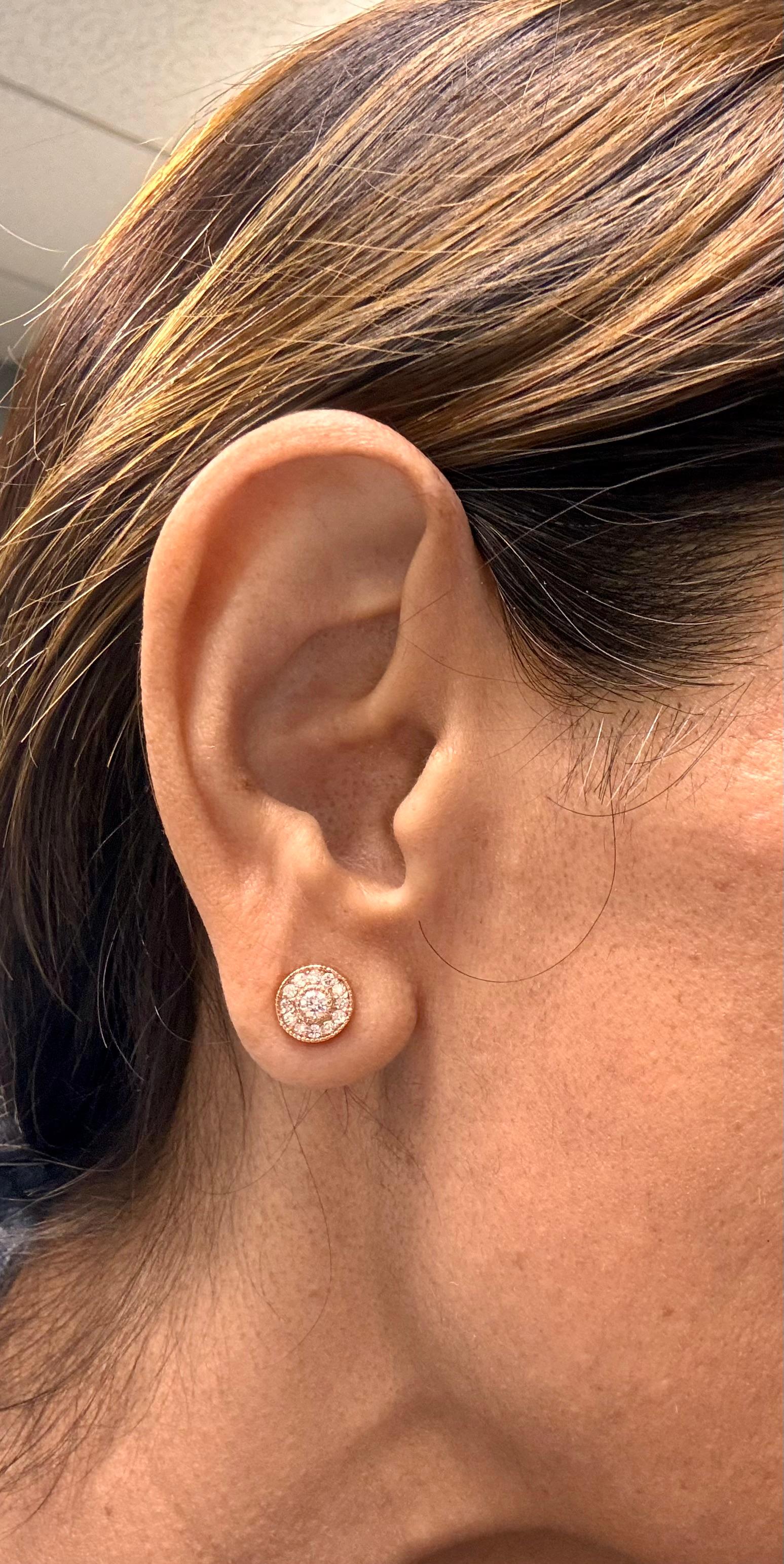 0,41 Karat Natürlicher Rundschliff Diamant 14 Karat Rose Gold Ohrstecker im Zustand „Neu“ im Angebot in Los Angeles, CA