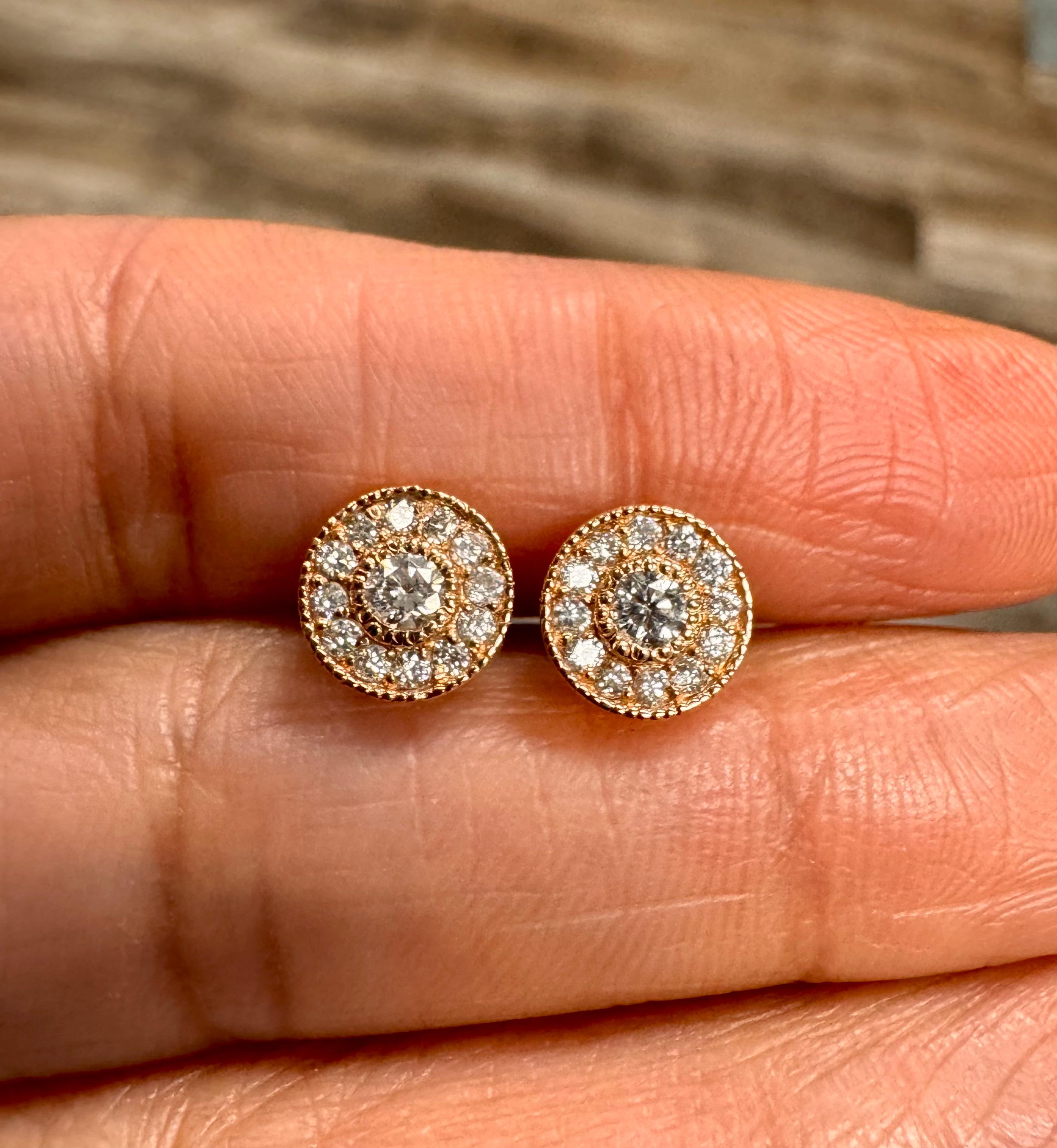 0,41 Karat Natürlicher Rundschliff Diamant 14 Karat Rose Gold Ohrstecker im Angebot 2