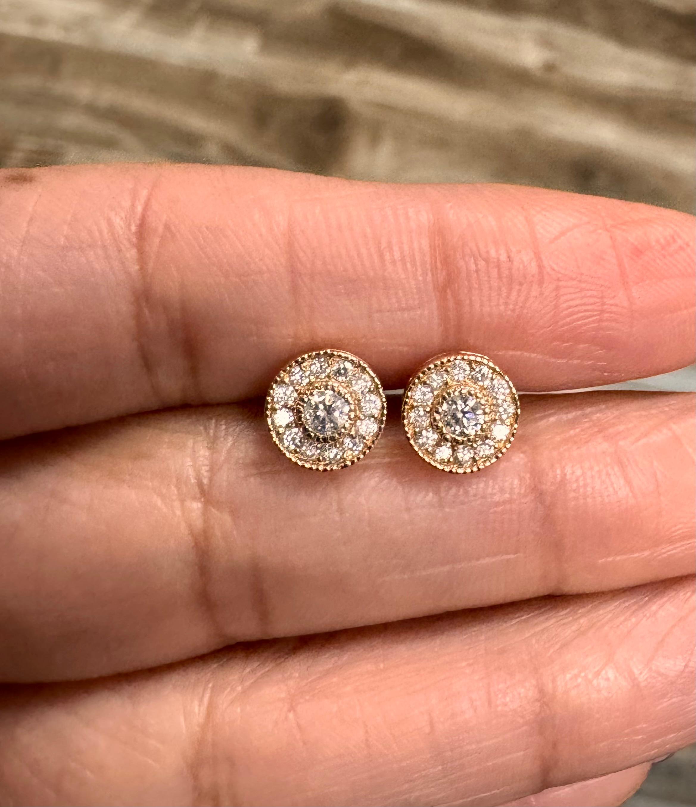 0,41 Karat Natürlicher Rundschliff Diamant 14 Karat Rose Gold Ohrstecker im Angebot 4