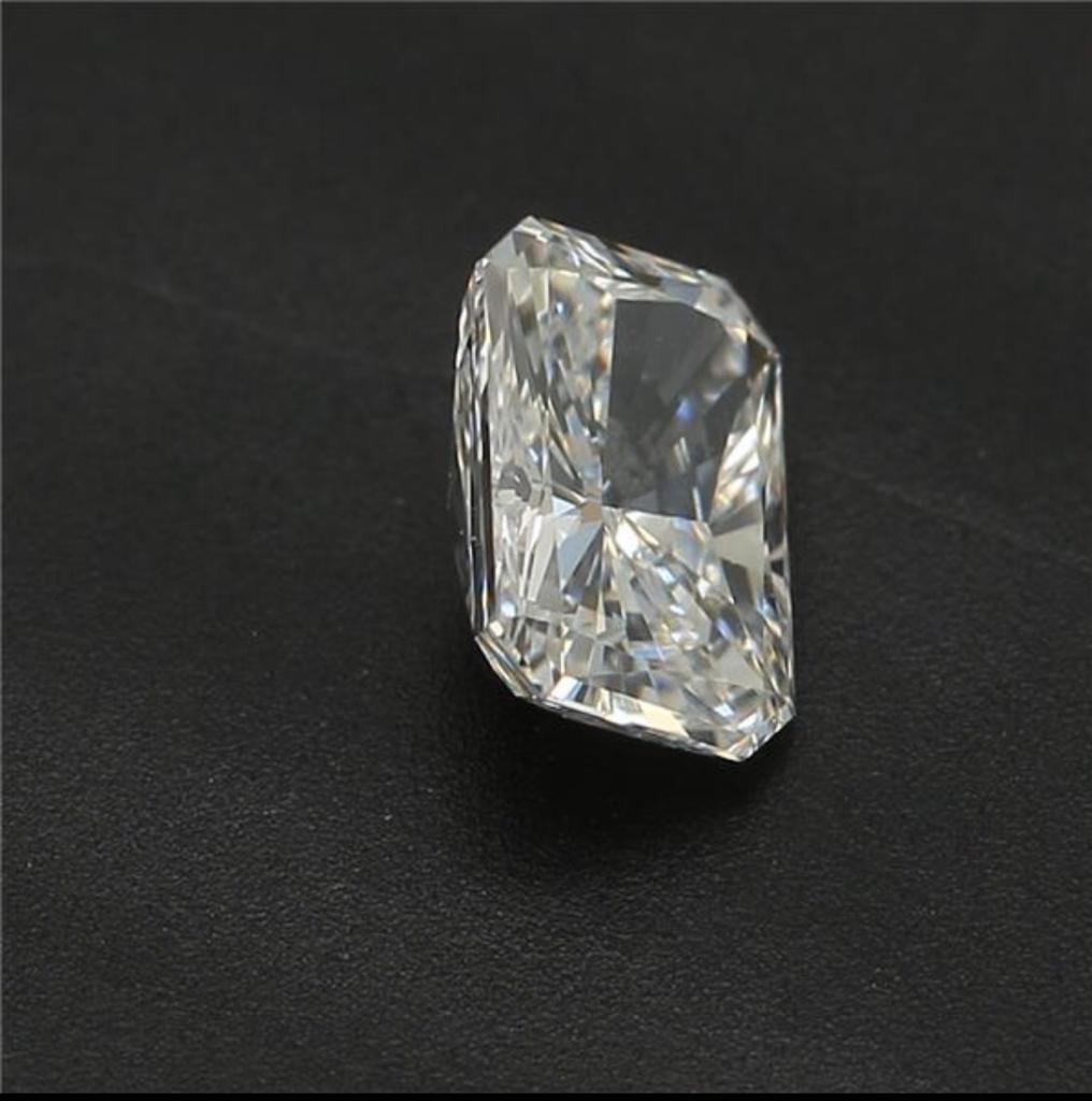 0.41 Carat Radiant shaped diamond IF Clarity GIA Certified For Sale 5