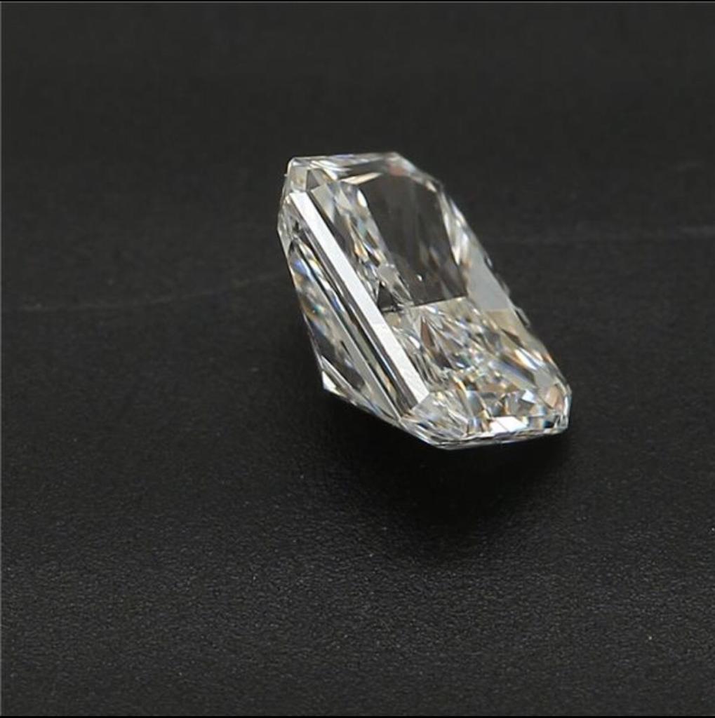 0.41 Carat Radiant shaped diamond IF Clarity GIA Certified For Sale 7
