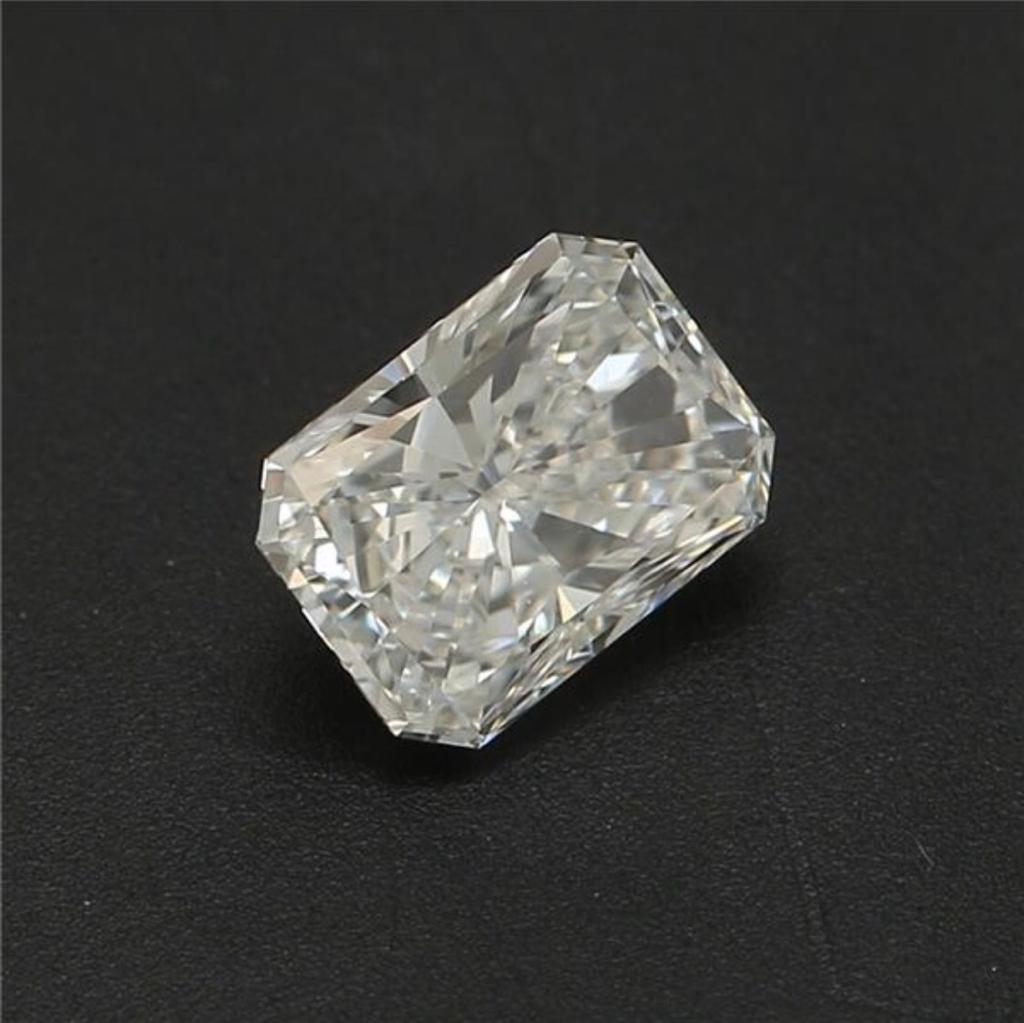 0.41 Carat Radiant shaped diamond IF Clarity GIA Certified For Sale 8