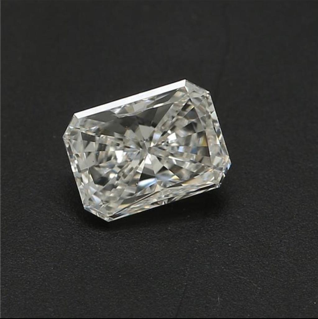 0.41 Carat Radiant shaped diamond IF Clarity GIA Certified In New Condition For Sale In Kowloon, HK