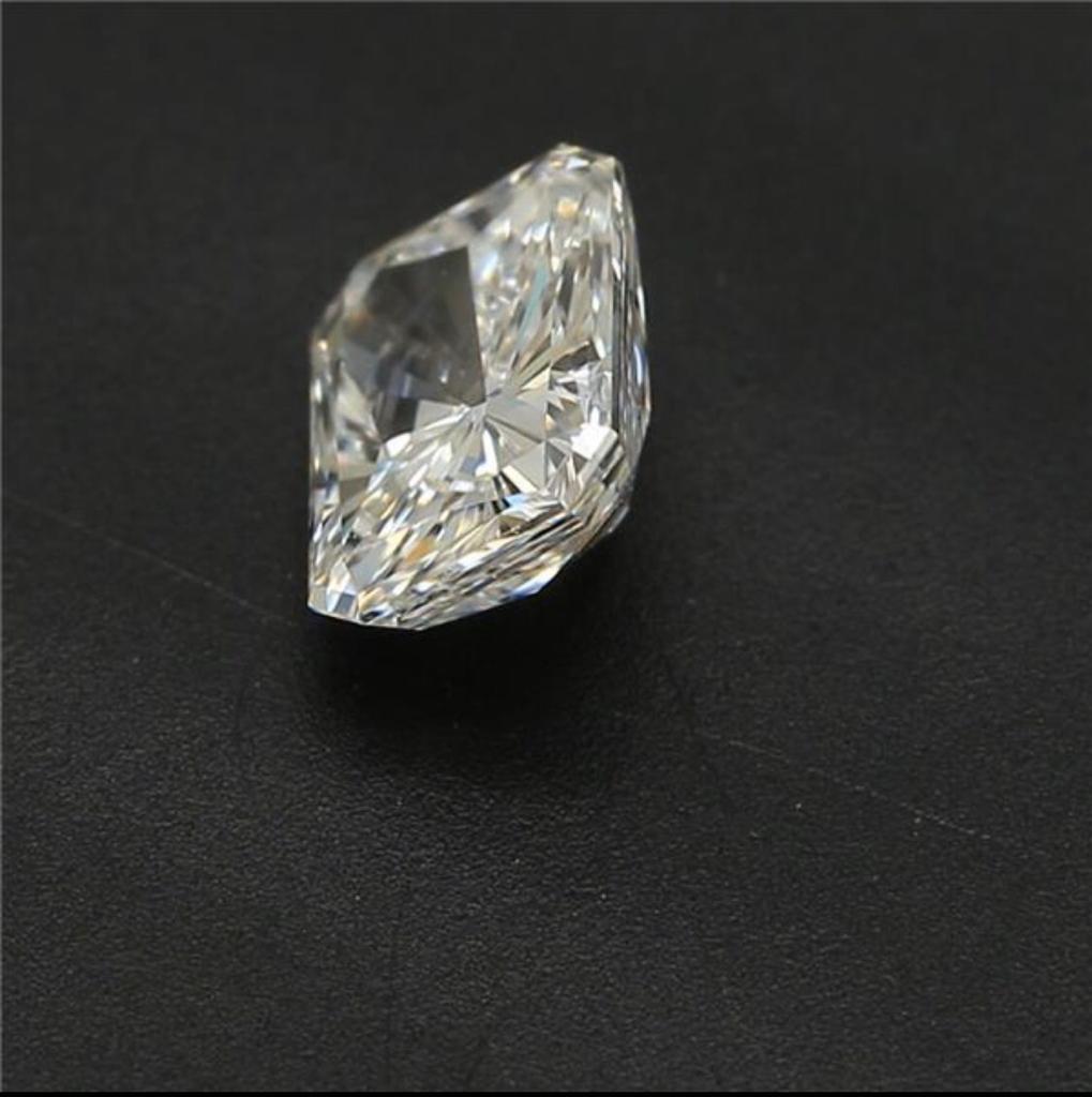 Women's or Men's 0.41 Carat Radiant shaped diamond IF Clarity GIA Certified For Sale