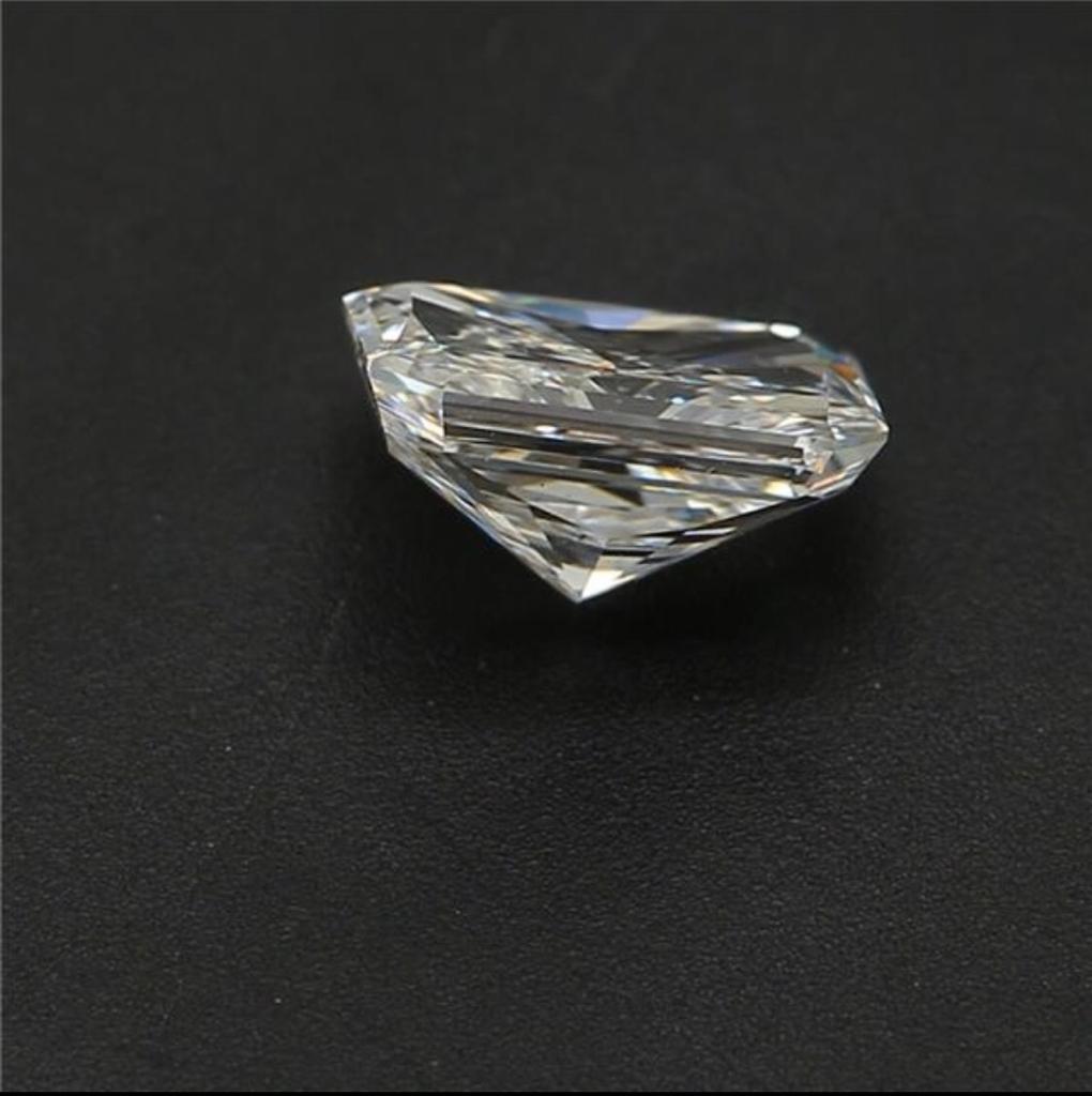 0.41 Carat Radiant shaped diamond IF Clarity GIA Certified For Sale 4