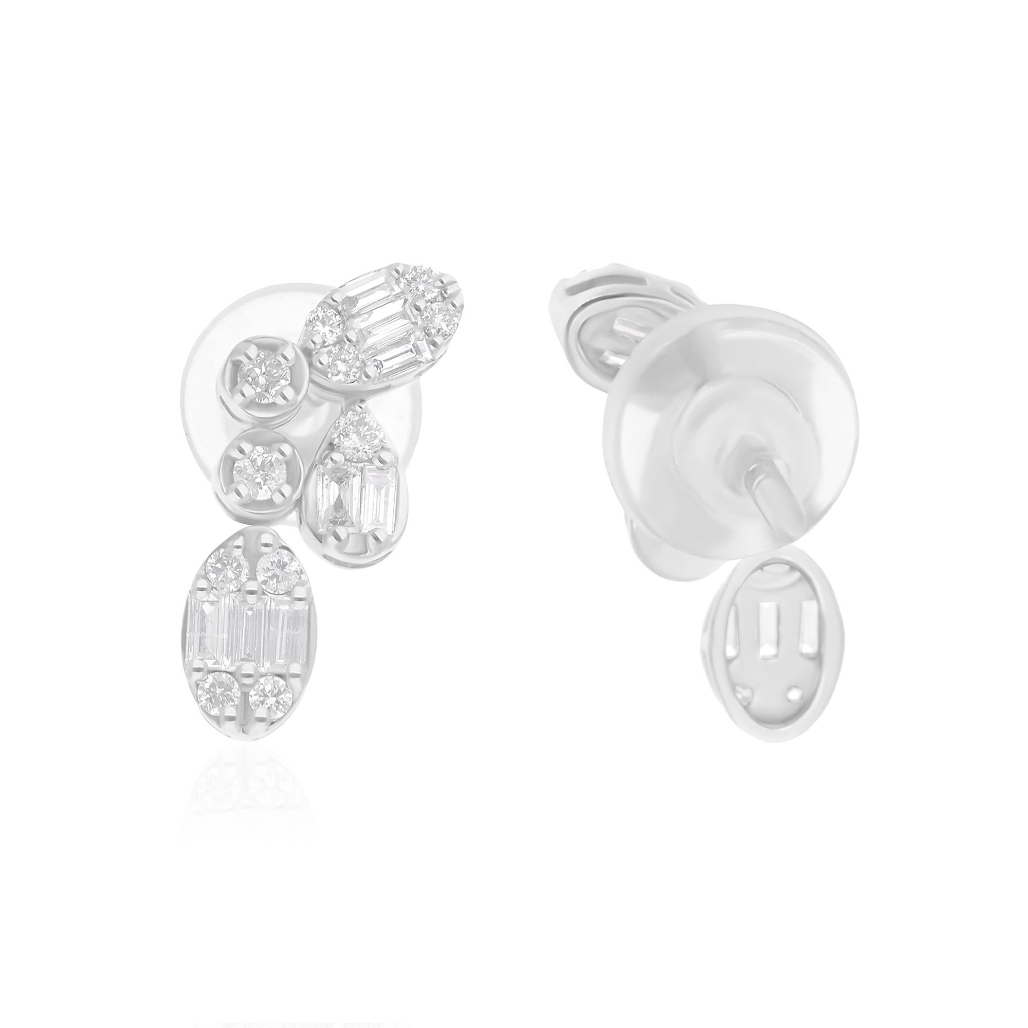 Realizzati in oro a 18 carati, questi squisiti orecchini sono impreziositi da 0,41 carati di diamanti scintillanti.

Segui la vetrina di Spectrum Jewels per vedere le ultime collezioni e i pezzi esclusivi. Spectrum Jewels è orgoglioso di essere