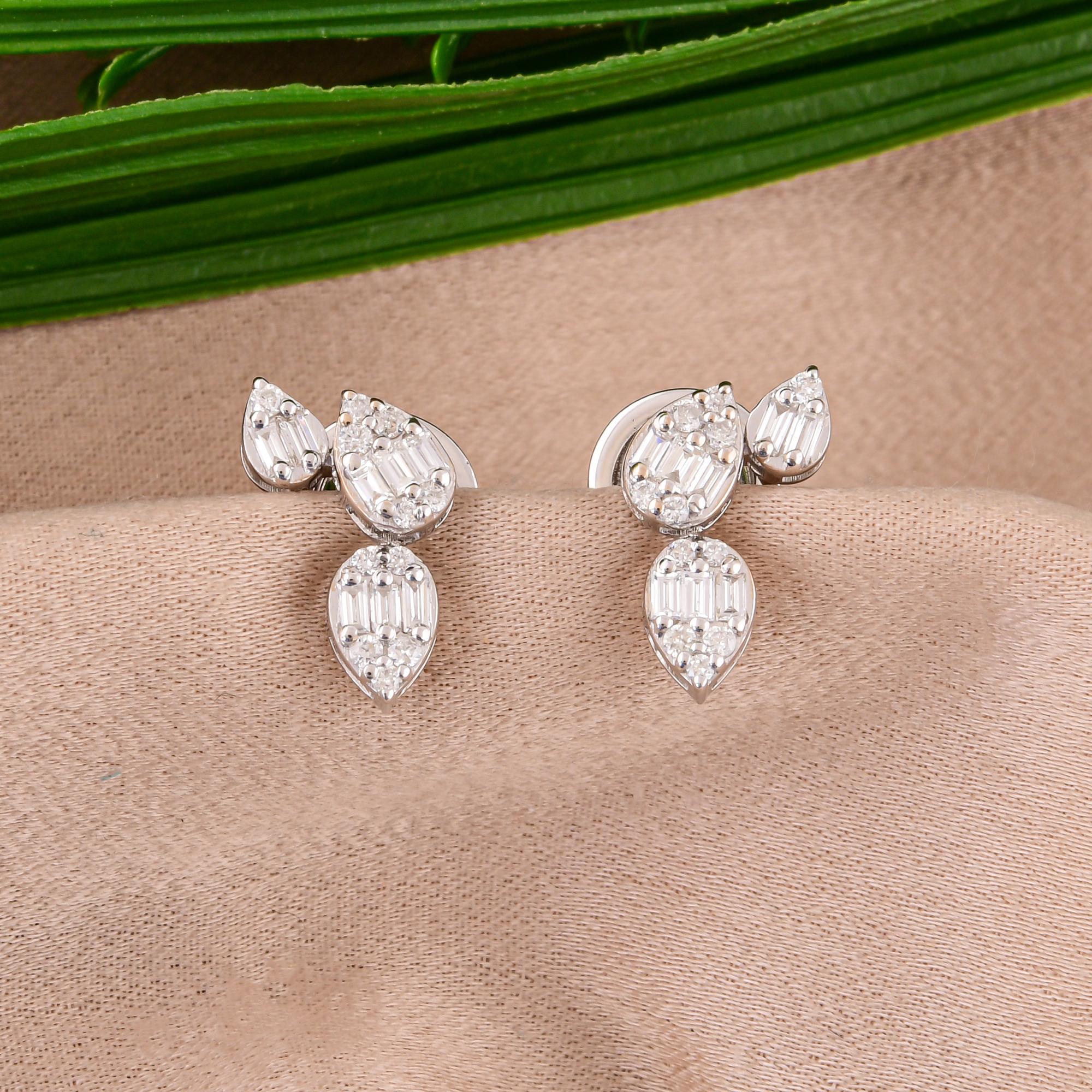 0.41 Carat SI/H Baguette Round Diamond Earrings 18 Karat White Gold Fine Jewelry In New Condition For Sale In Diera, Dubai