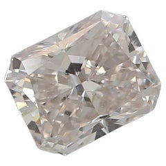 Diamant rose très clair taille radiant de 0,41 carat pureté VS1 certifié GIA 