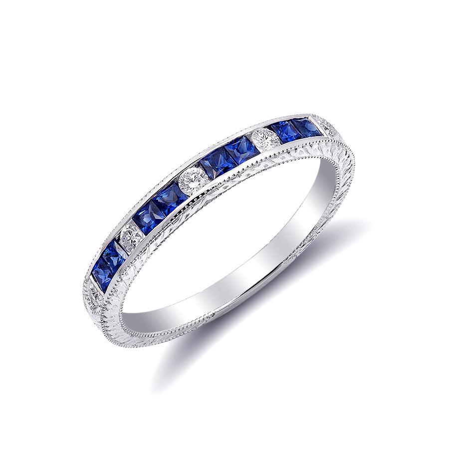 0.41 Carats Blue Sapphires Diamonds set in 18K White Gold In New Condition In Los Angeles, CA