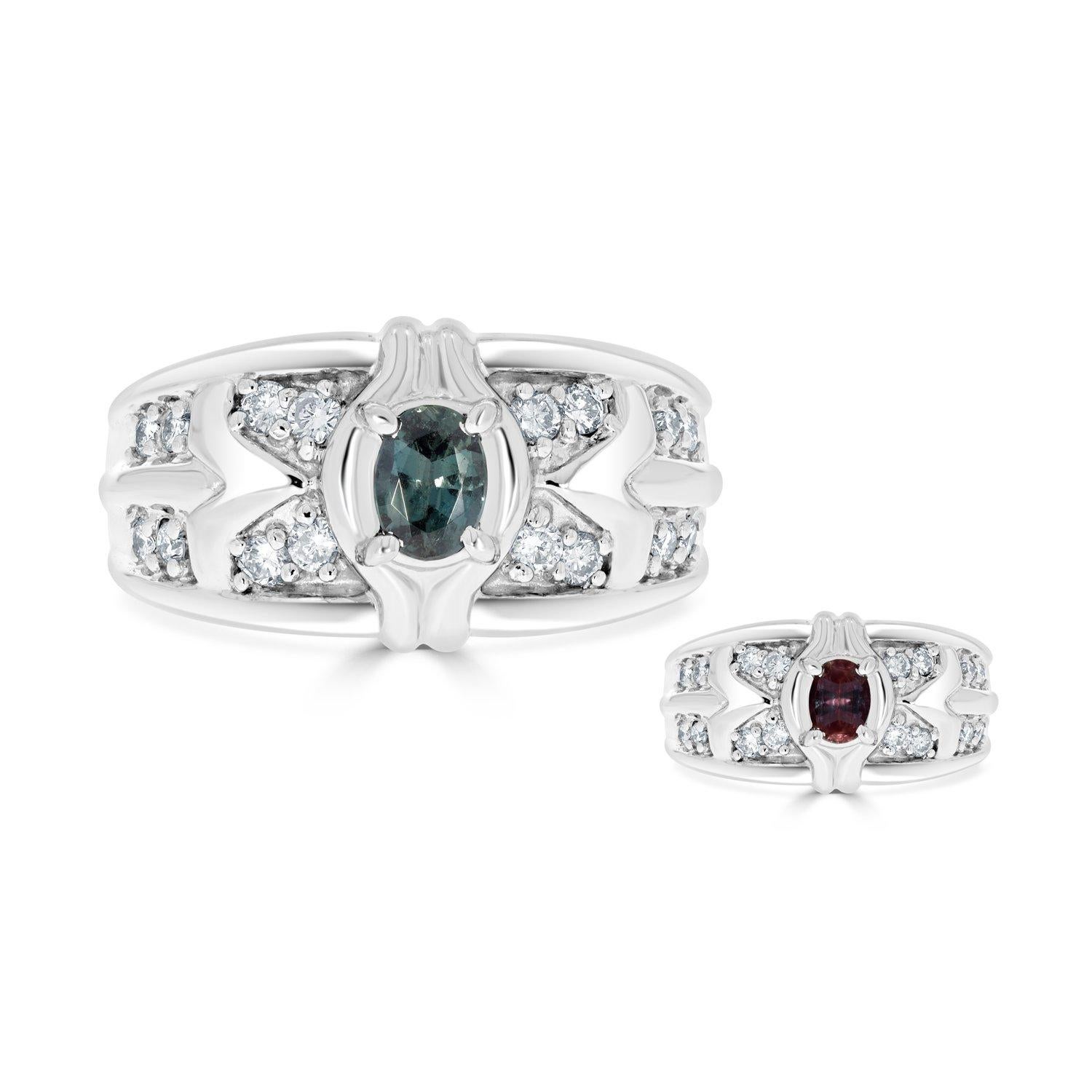 0.41ct Alexandrite Rings with 0.33tct Diamonds Set in Platinum 900 For Sale 2