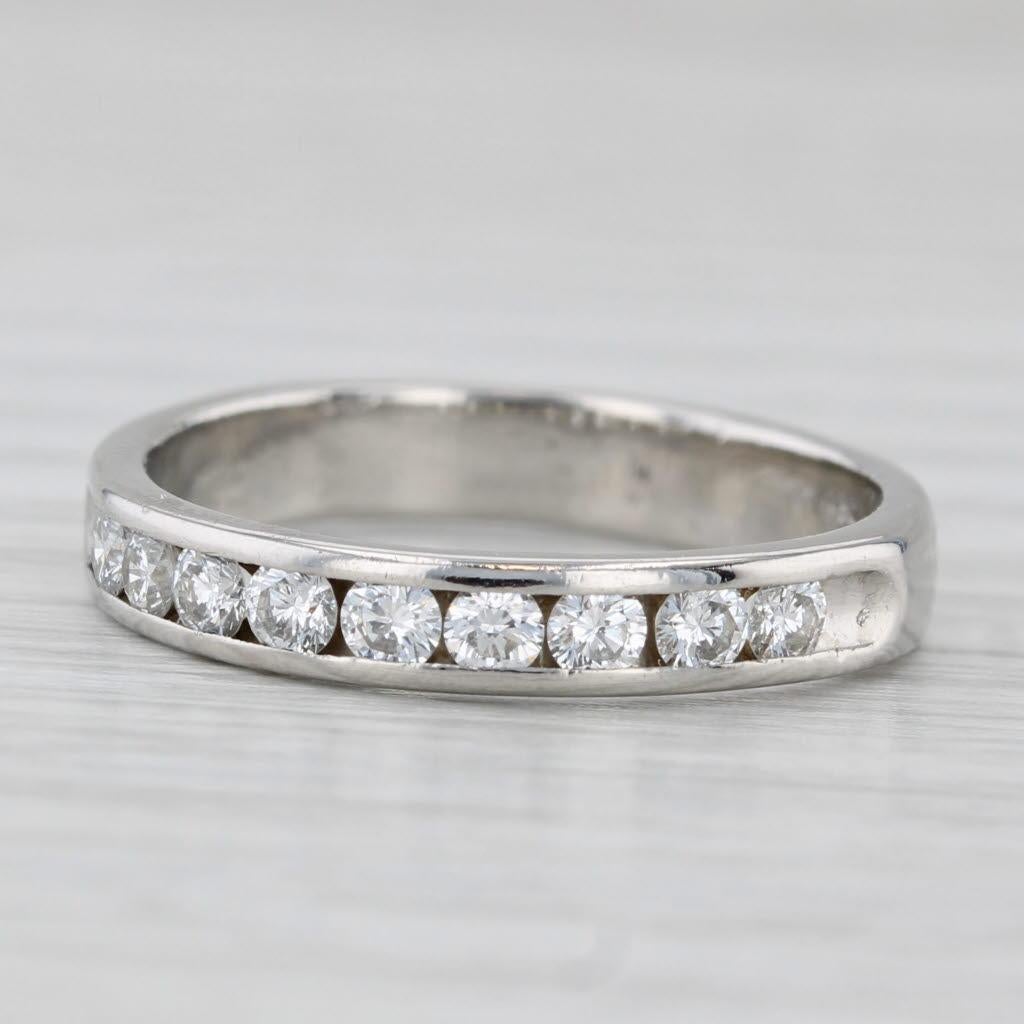 Fascia nuziale con diamante da 0,41 carati in platino 950 Misura 7,5-7,75 Anello impilabile in vendita 1