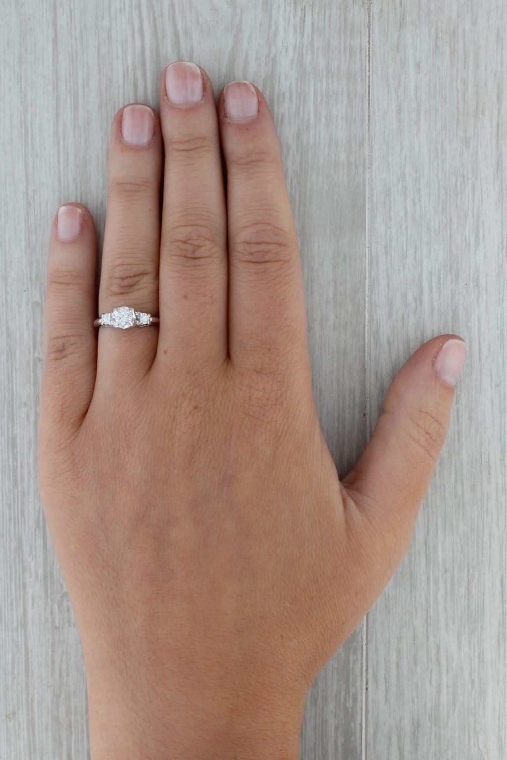 0.41ctw Round Diamond 3-Stone Engagement Ring Platinum Size 8.25 For Sale 3
