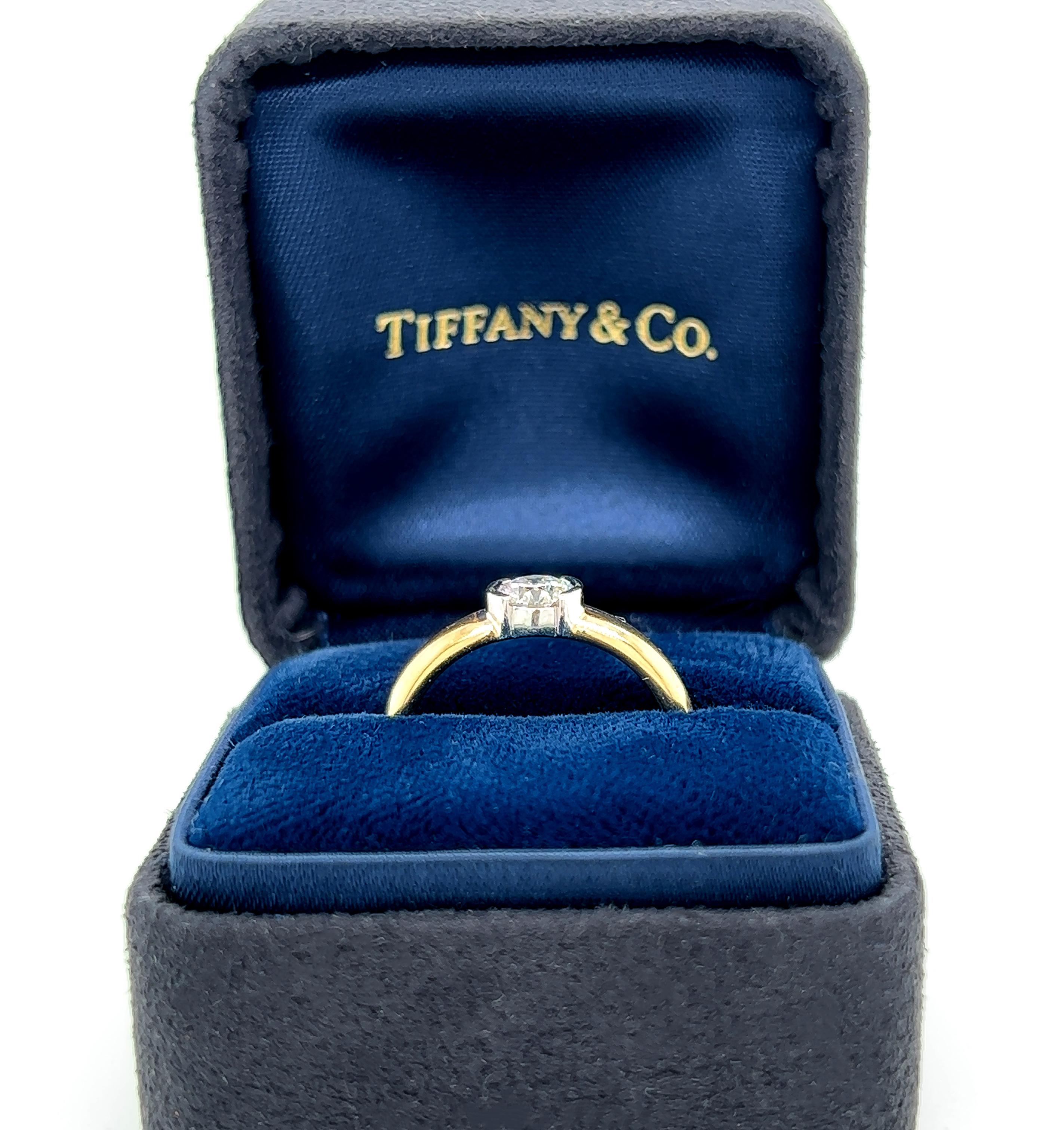 0.42 Carat Half-Bezel Solitaire Diamond and Gold Engagement Ring, Full Set For Sale 4