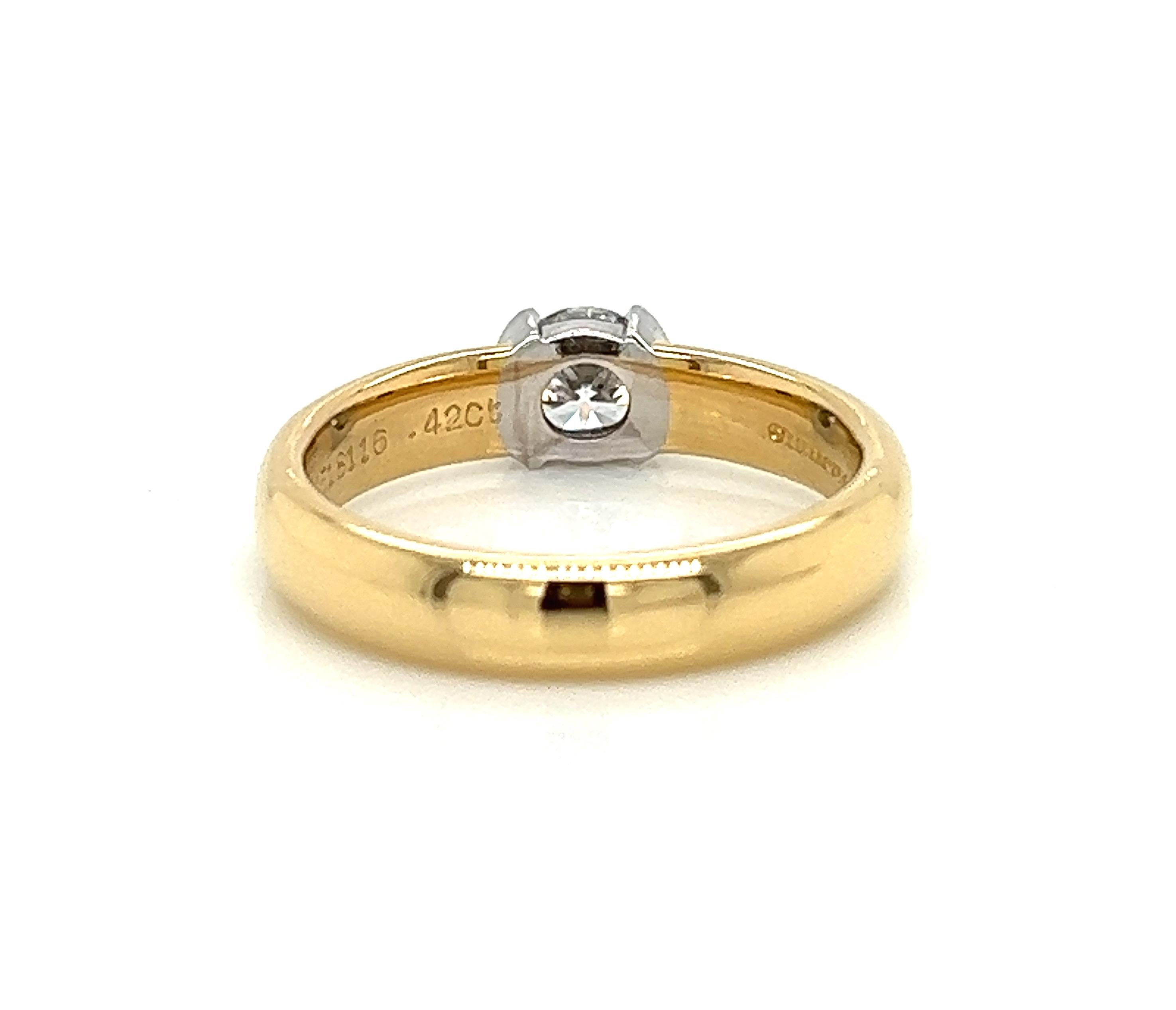 Bague de fiançailles en or et diamant solitaire à demi-lune de 0,42 carat, ensemble complet Bon état - En vente à New York, NY