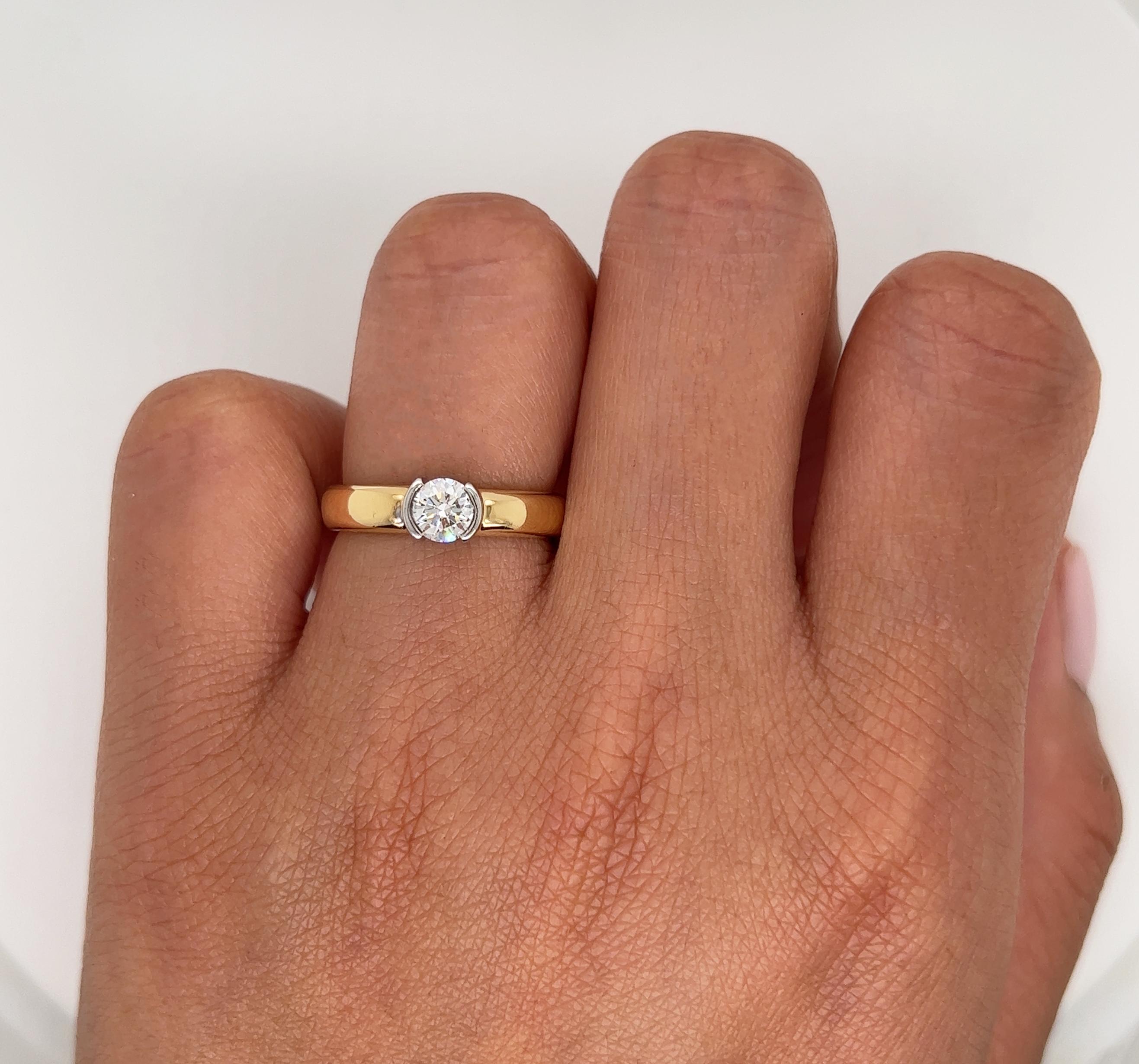 0.42 Carat Half-Bezel Solitaire Diamond and Gold Engagement Ring, Full Set In Good Condition For Sale In New York, NY
