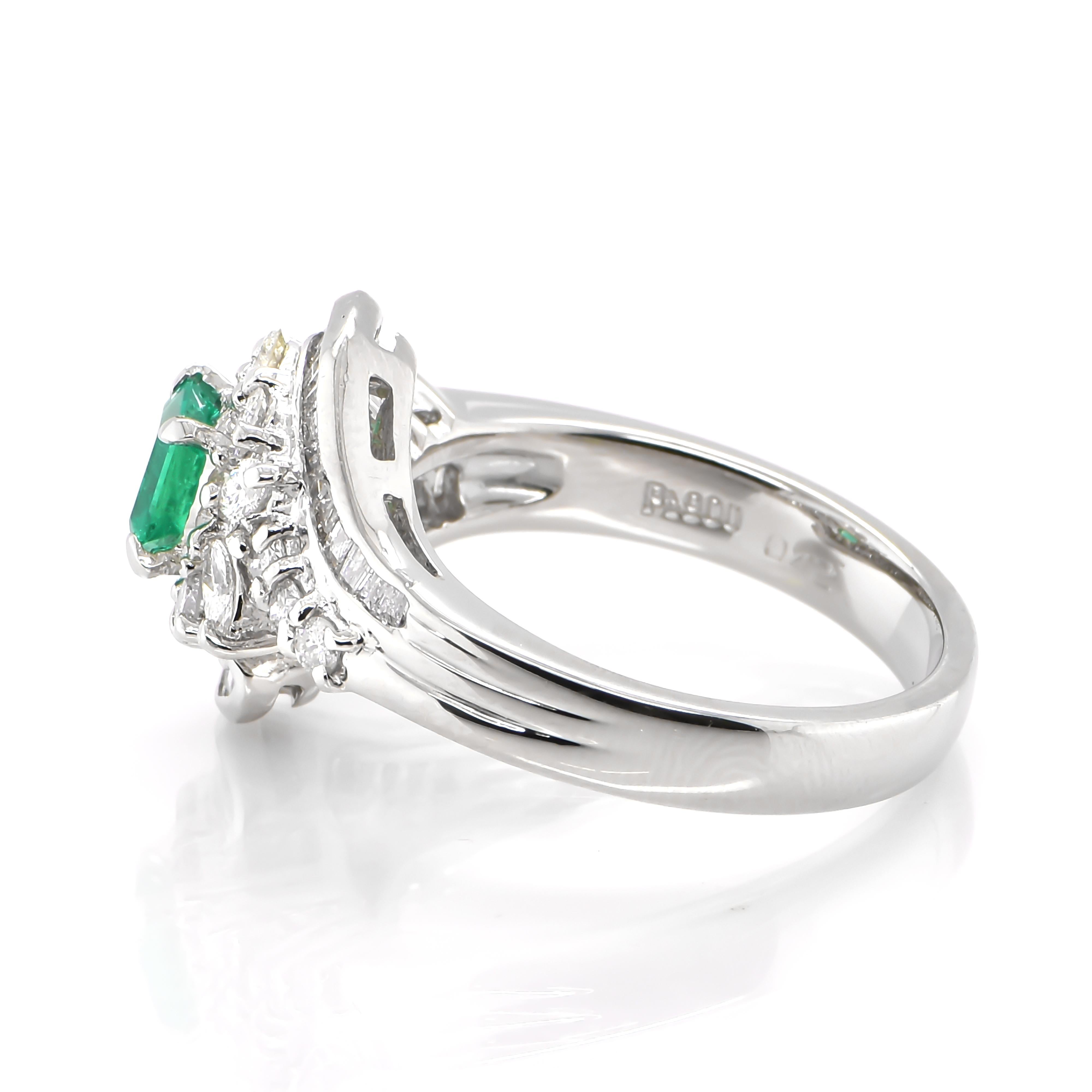 0.42 Carat Natural Vivid Green Emerald & Diamond Cocktail Ring Made in Platinum In Excellent Condition For Sale In Tokyo, JP