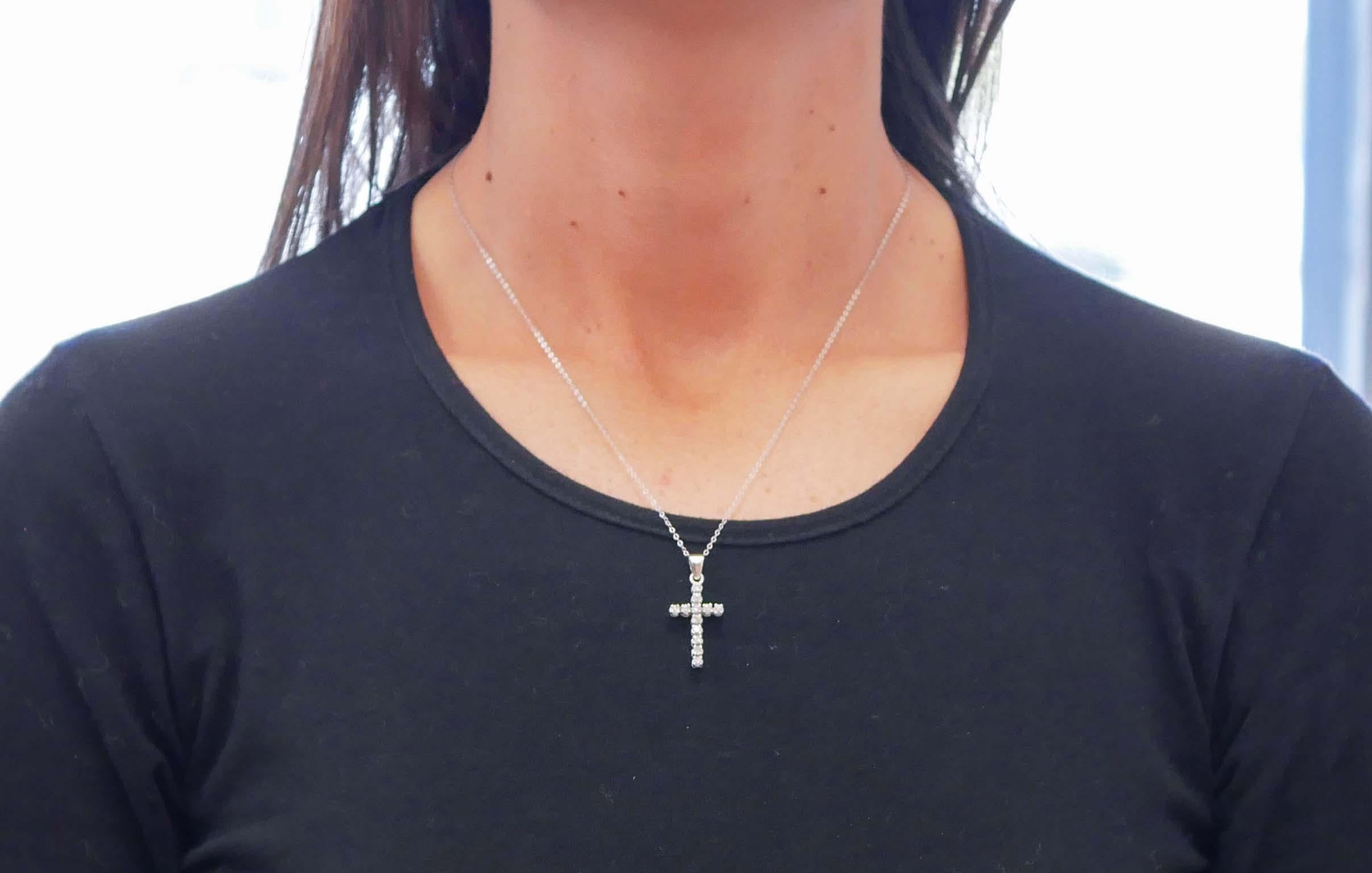 0,42 Karat Diamanten, Weißgold-Kreuz-Anhänger-Halskette. im Zustand „Gut“ im Angebot in Marcianise, Marcianise (CE)