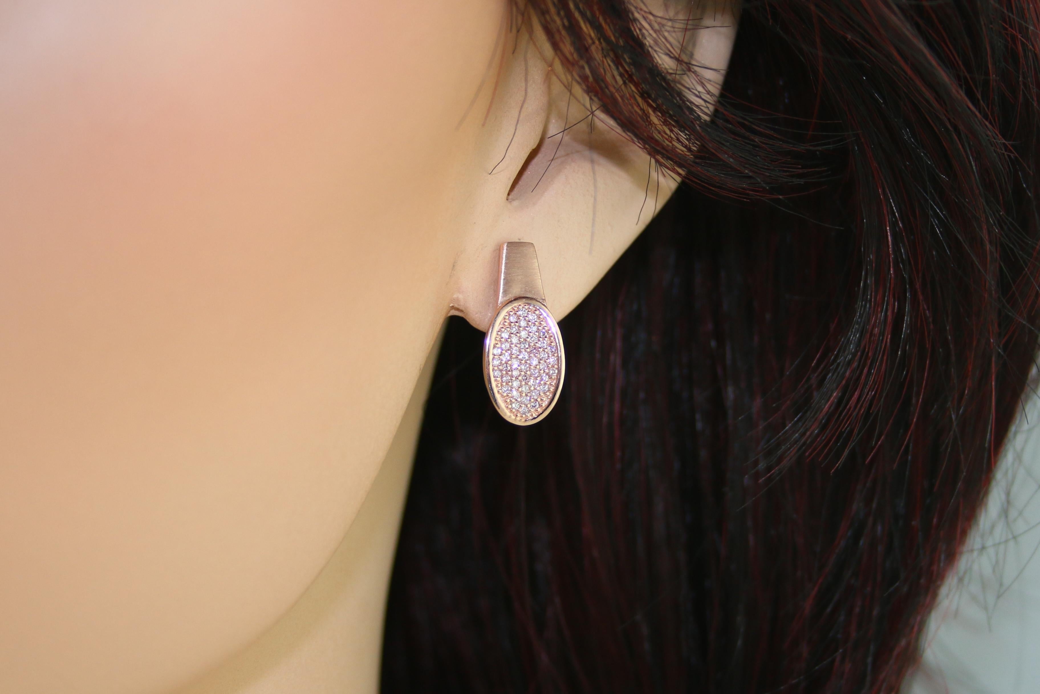 Round Cut 0.42 Carats Pink Diamonds & Rose Gold Earrings For Sale