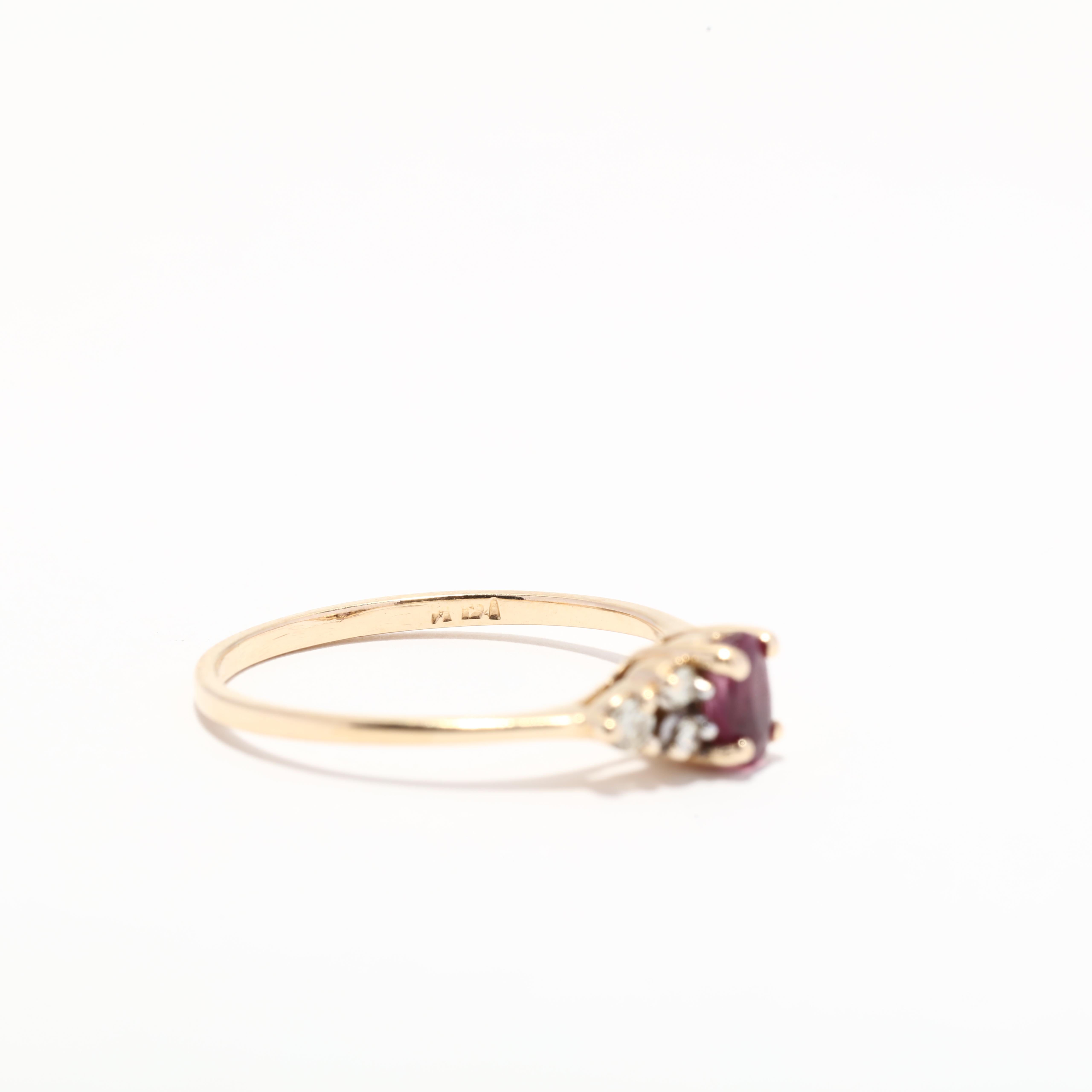 Bague, petite bague en or jaune 14 carats avec diamants et rubis de 0,42 carat Unisexe en vente
