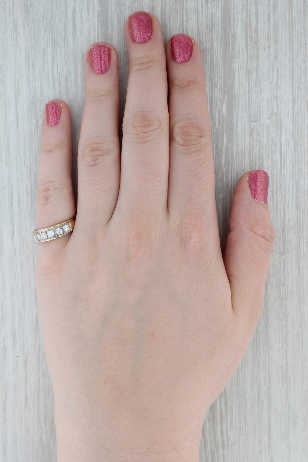 Anello nuziale con diamante da 0,42 ct. in oro 14k, misura 7,75, fascia impilabile per anniversario in vendita 3