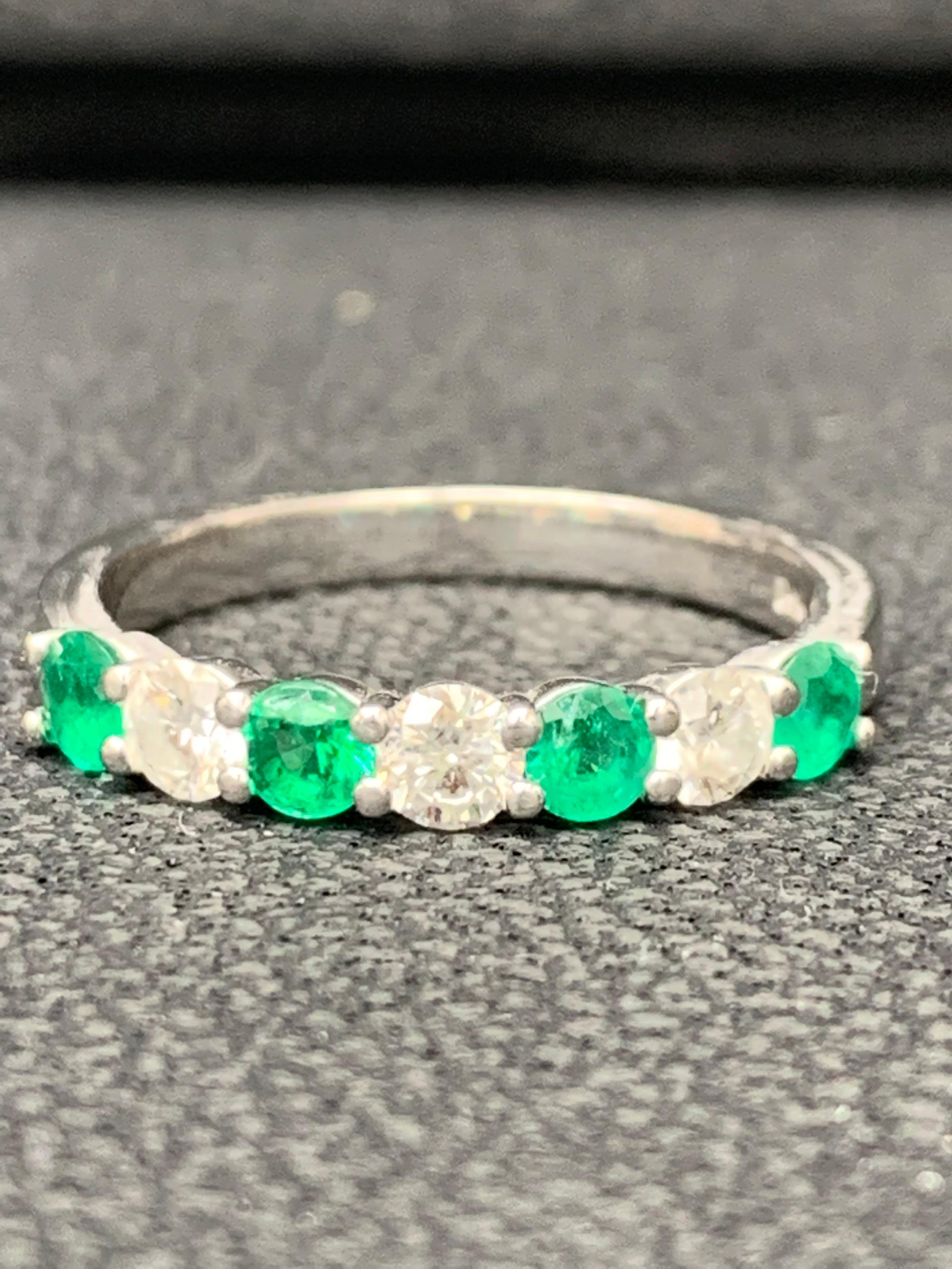 0.43 Carat Alternating Emerald and Diamond Halfway Wedding Band in 14K Whitegold In New Condition For Sale In NEW YORK, NY