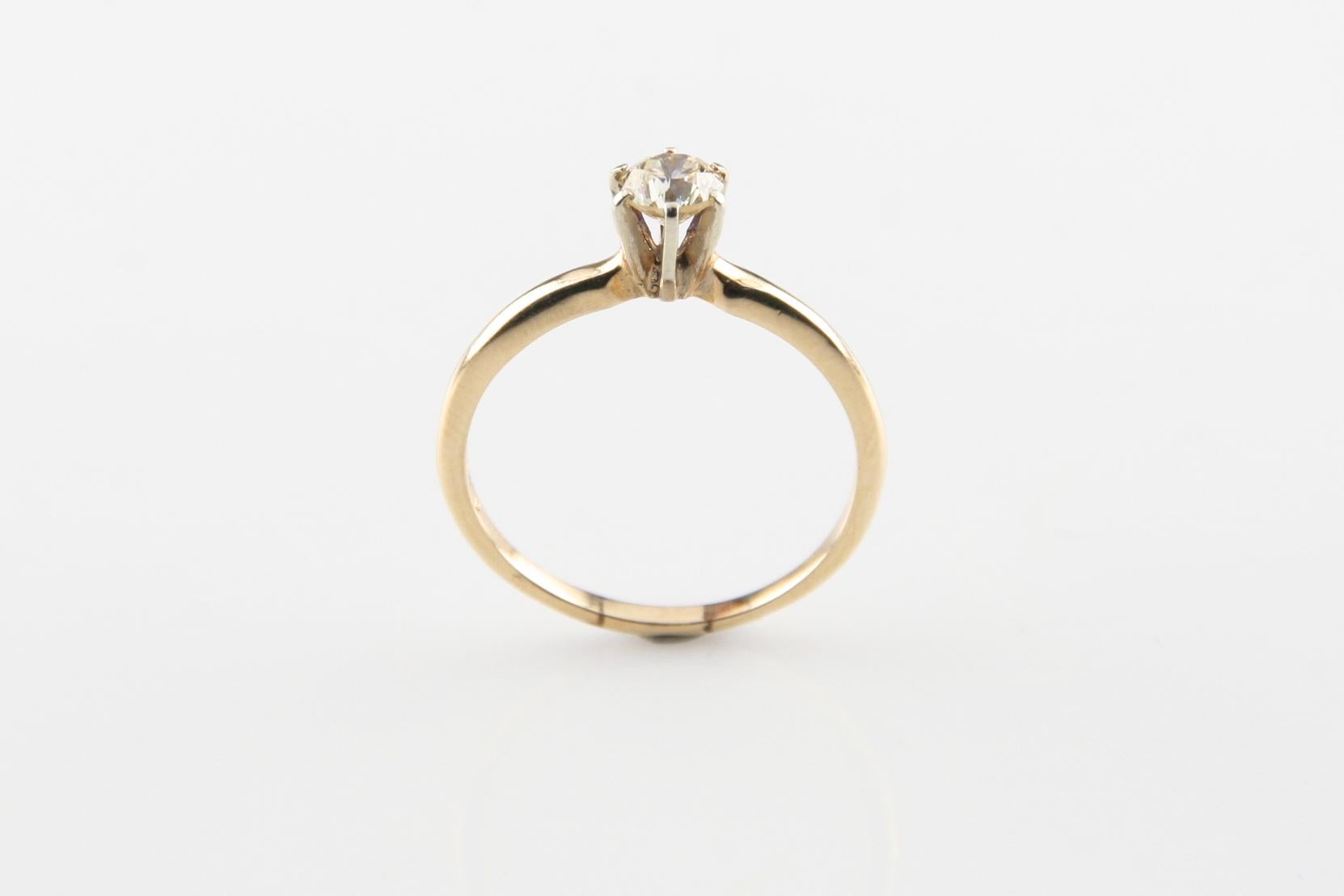 14KT Yellow Gold Diamond Solitaire Engagement Ring
RING SIZE: 7
BAND WIDTH: 1 1/2mm
METAL: 14KT yellow Gold
GENDER: Ladies
STYLE: Solitaire
DIAMOND WEIGHT: 0.43 CT.
TOTAL WEIGHT: 1.89 GR.
CONDITION: Good