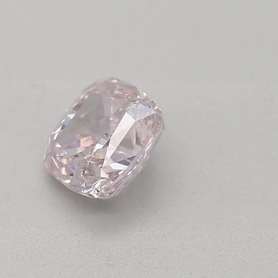 0,43 Karat Fancy Hellrosa lila Diamant im Kissenschliff GIA zertifiziert im Zustand „Neu“ im Angebot in Kowloon, HK