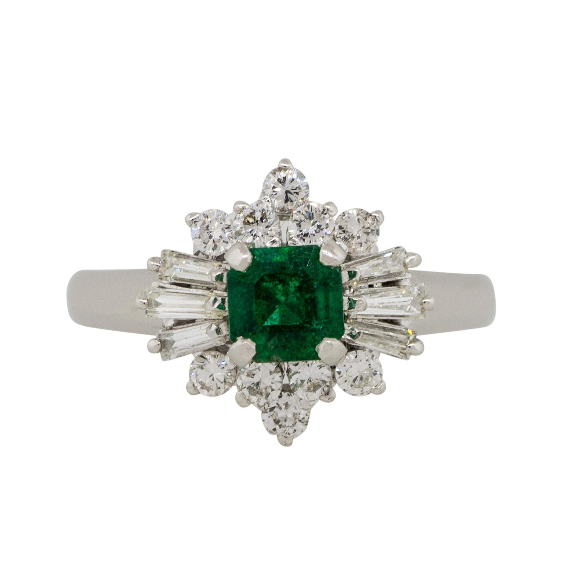 0.43 Karat Square Shape Smaragd Diamant Cocktail Ring Platin auf Lager im Angebot 1