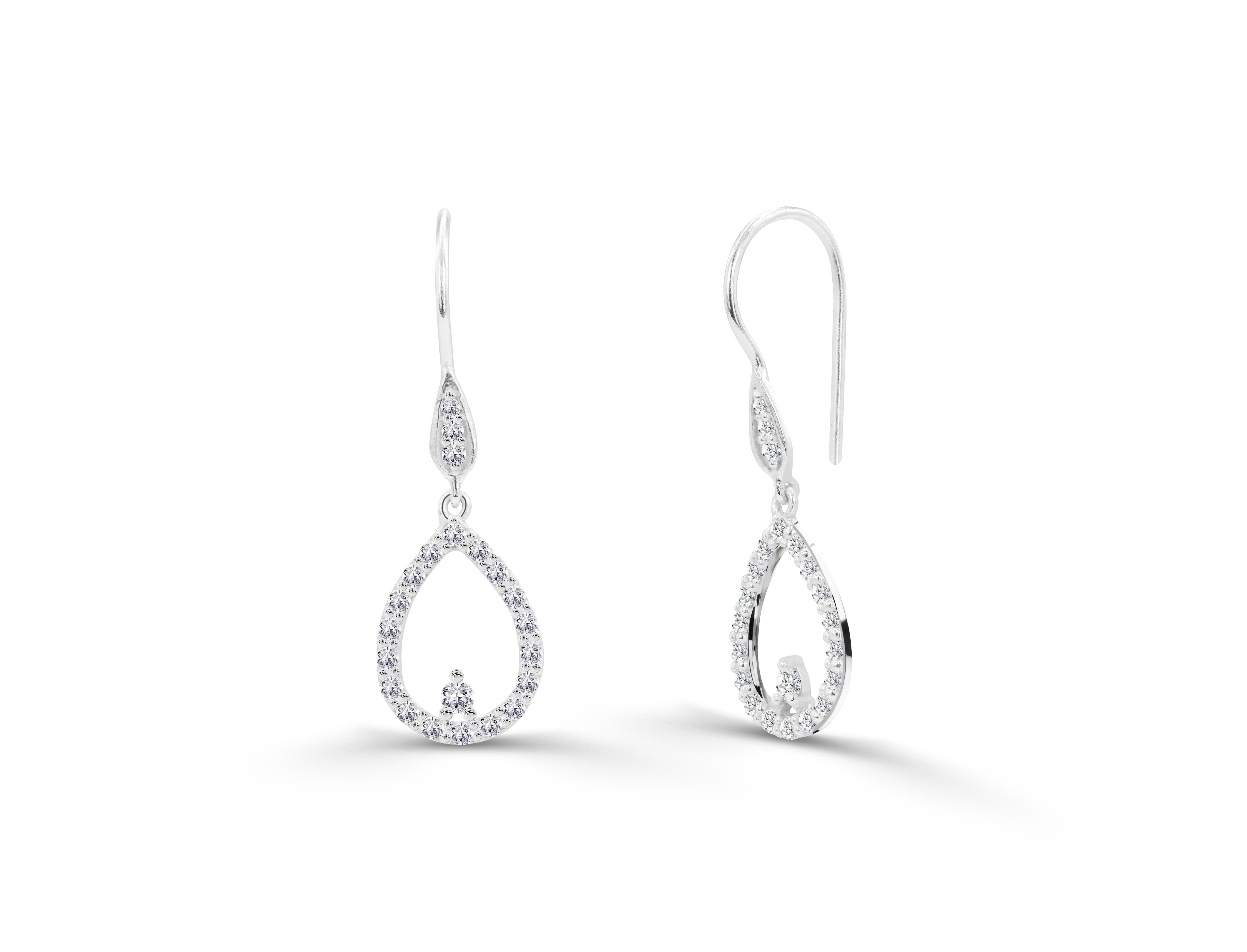 Round Cut 0.43ct Diamond Pear Shaped and Solitaire Diamond Dangle Earrings in 14k Gold For Sale
