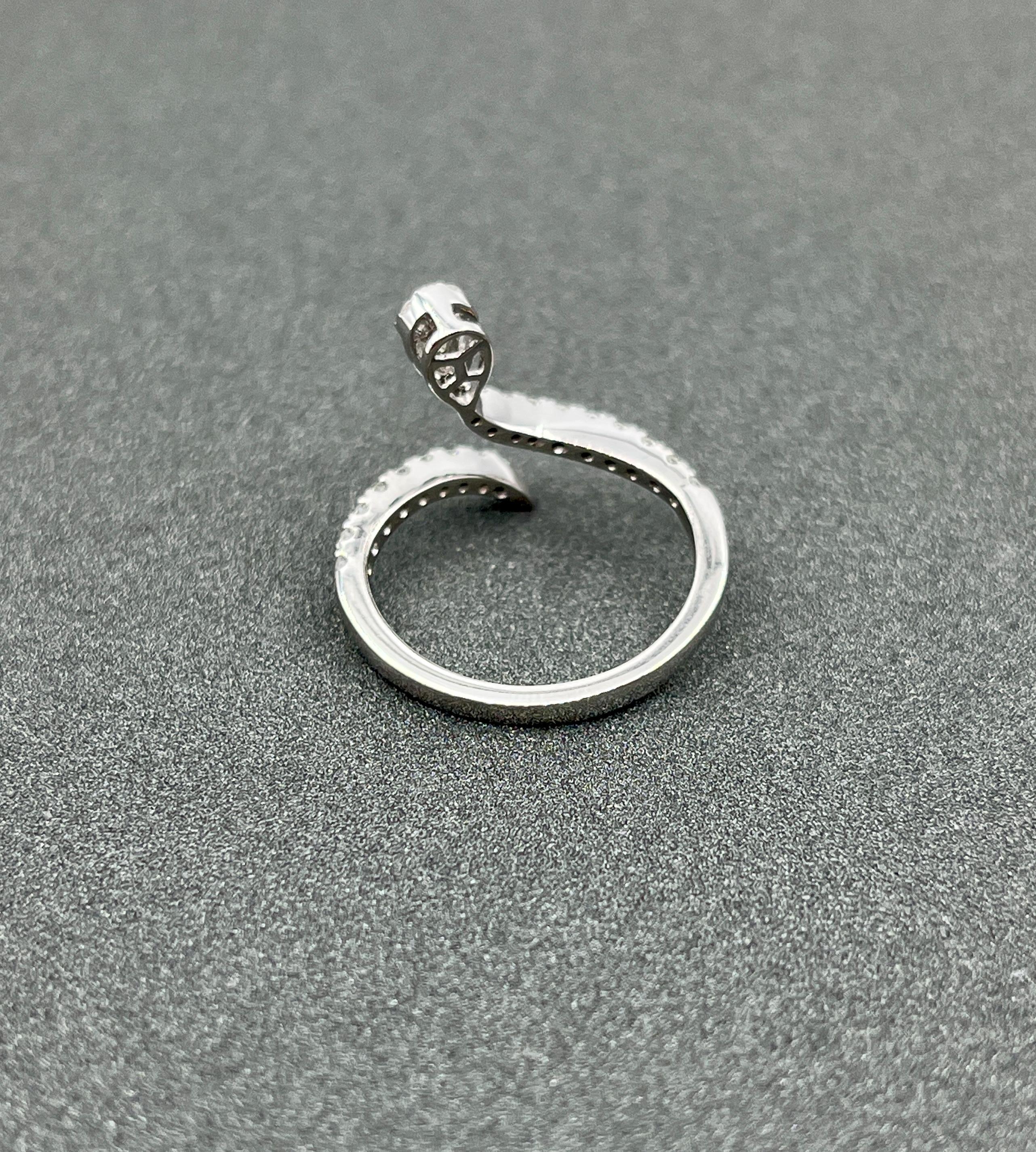 Anello serpente con diamante da 0,43 carati In condizioni Nuovo in vendita a Chicago, IL