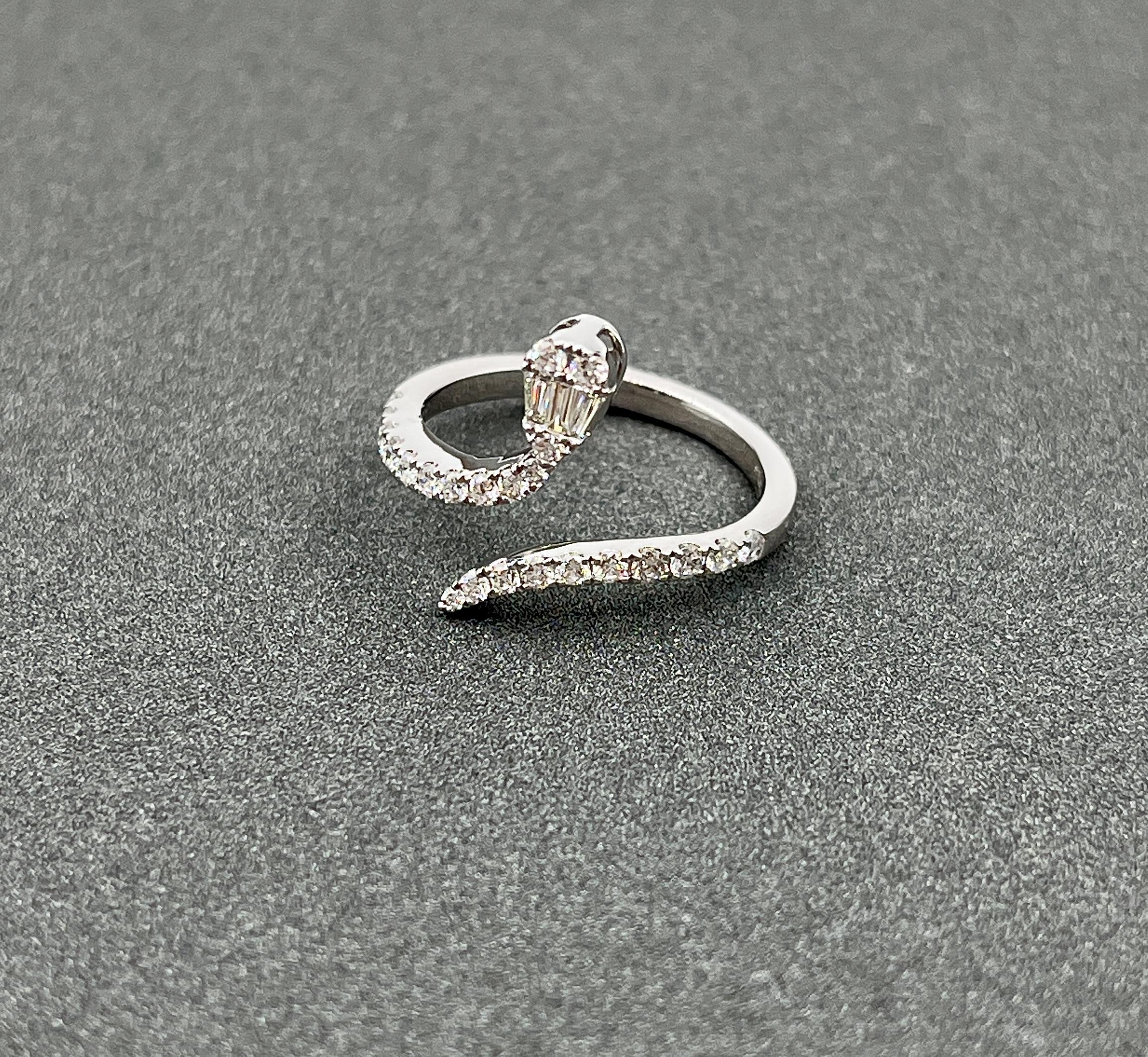 da uomo o donna Anello serpente con diamante da 0,43 carati in vendita