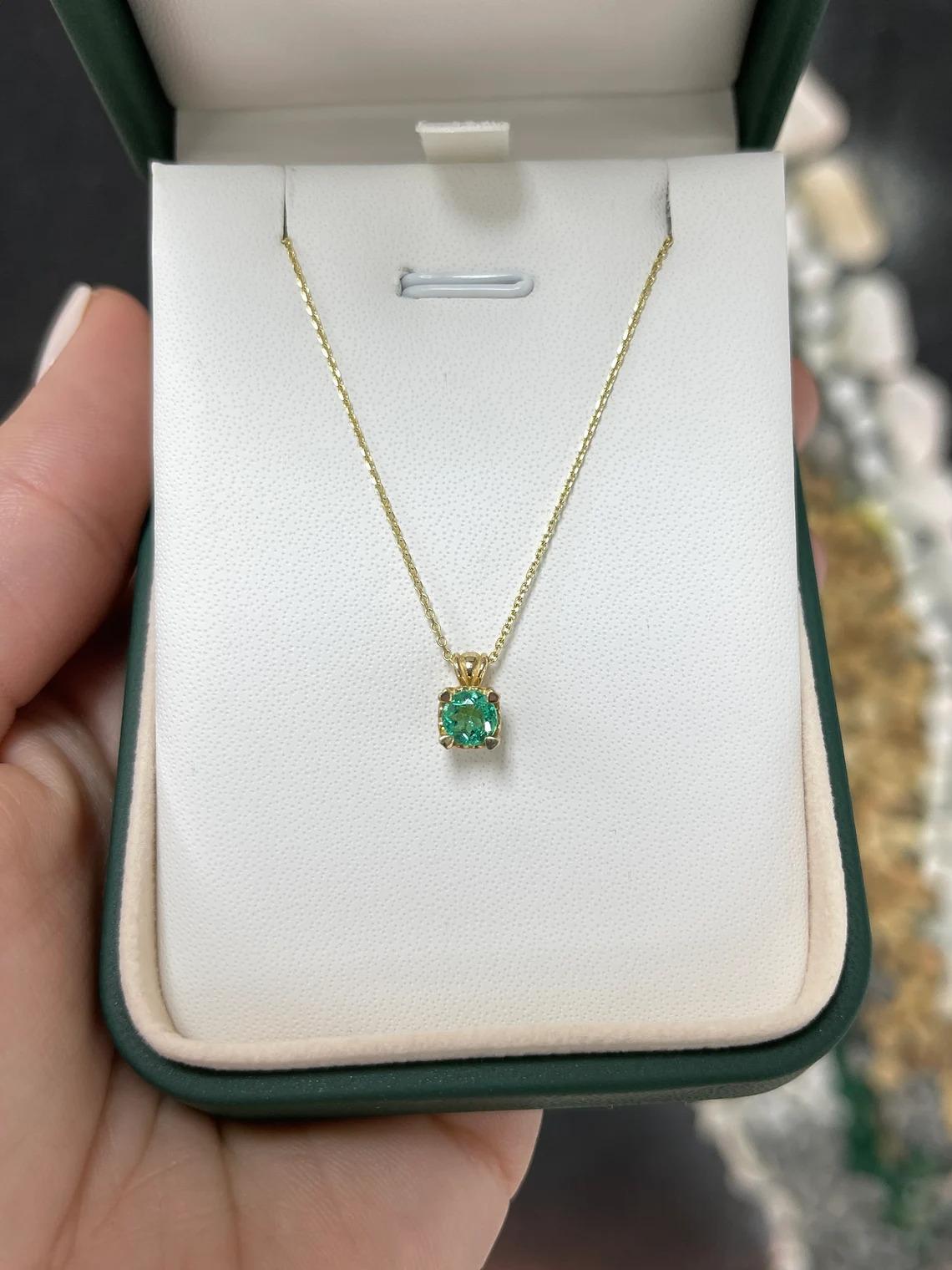 Modern 0.43ct 14K Natural Green Emerald-Round Cut Solitaire Prong Petite Gold Pendant  For Sale