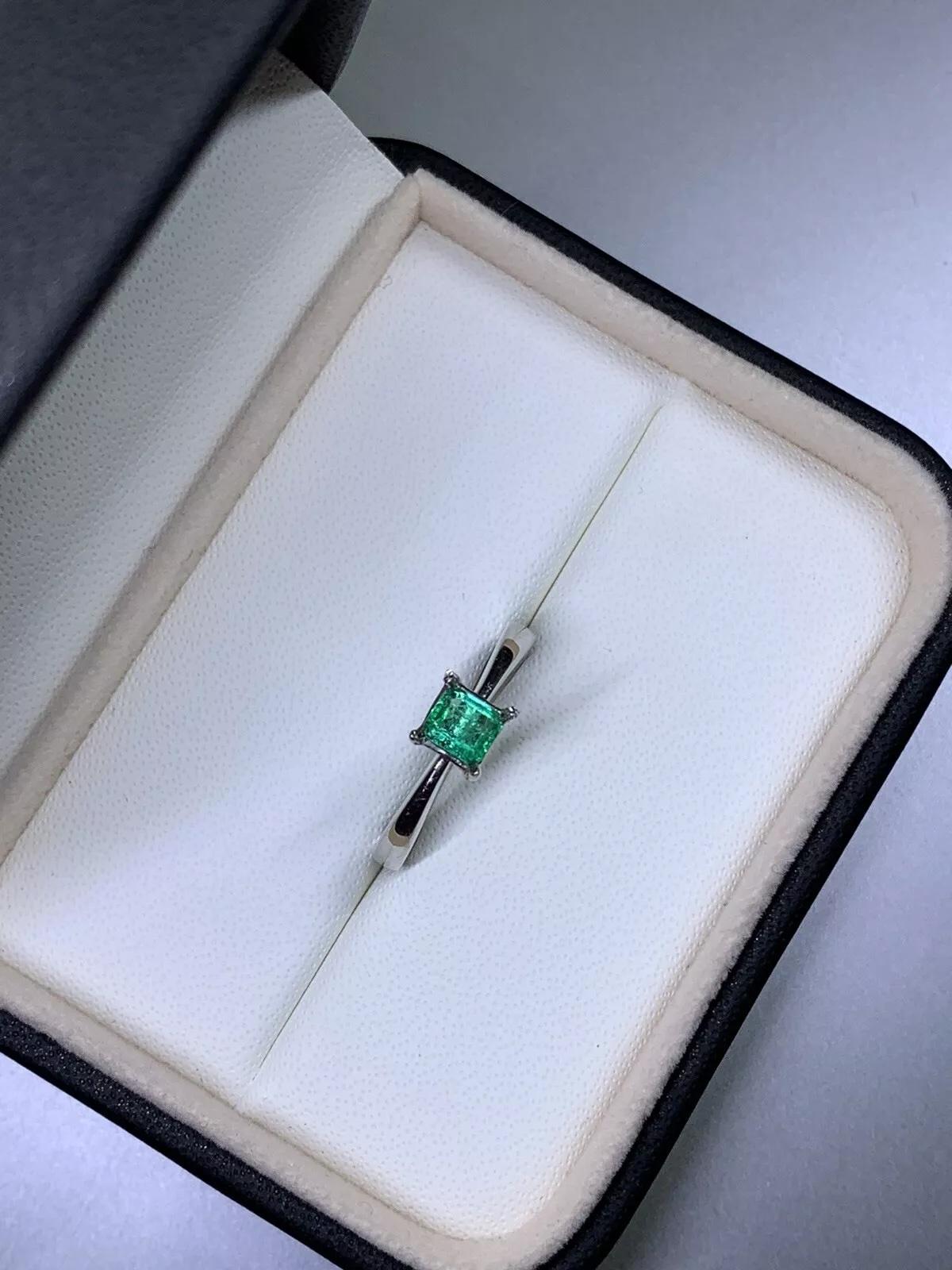 0.43ct Green Emerald Solitaire Engagement Ring In 18ct White Gold In New Condition For Sale In London, GB