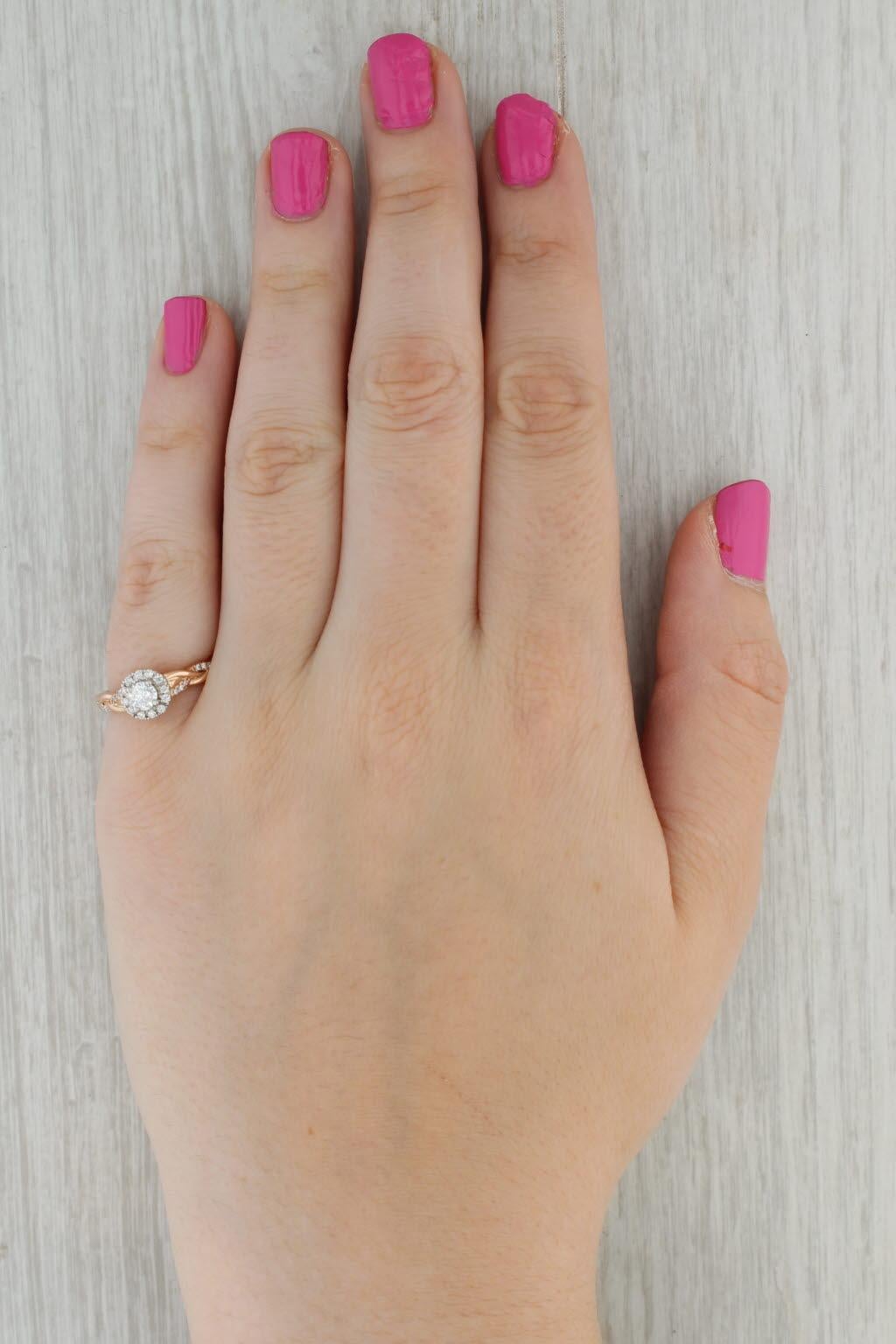 Anello di fidanzamento aureolato con diamante rotondo da 0,43 carati in oro rosa 14k, misura 6,5 Vintage in vendita 5